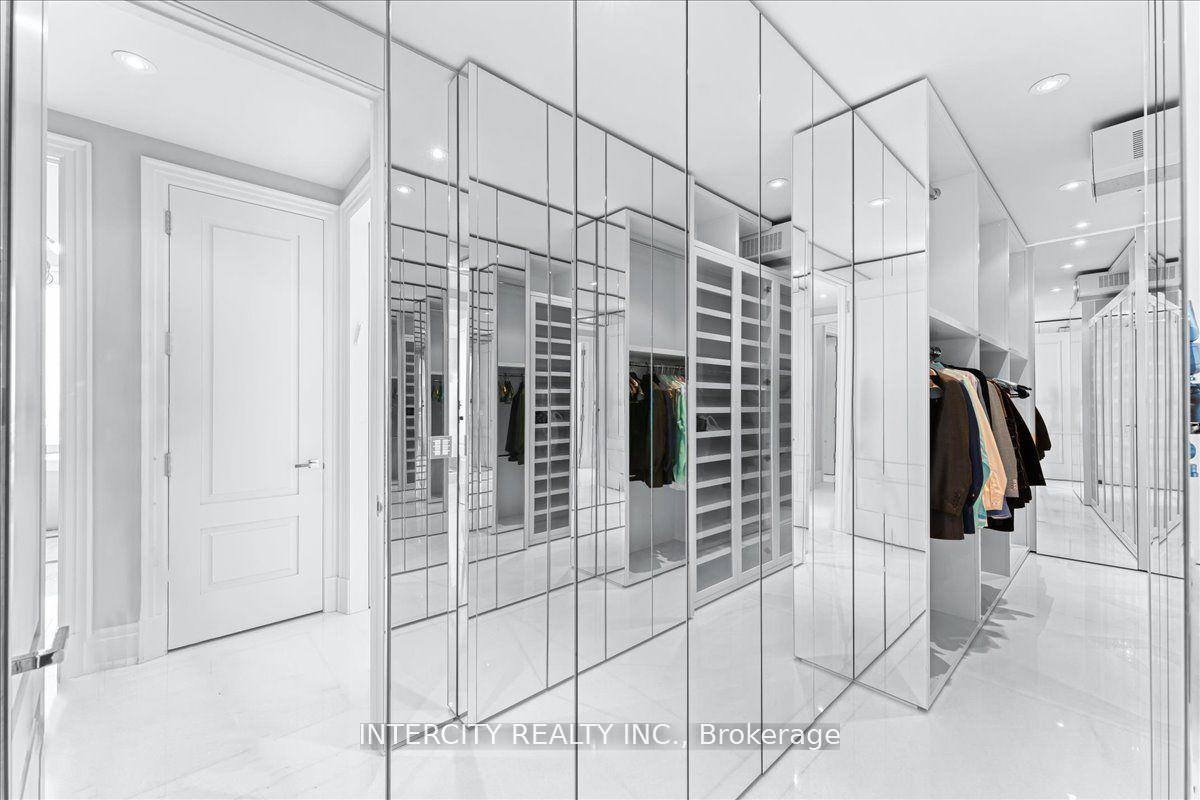 3 Bedrooms Condo at 50 Yorkville, Toronto For sale