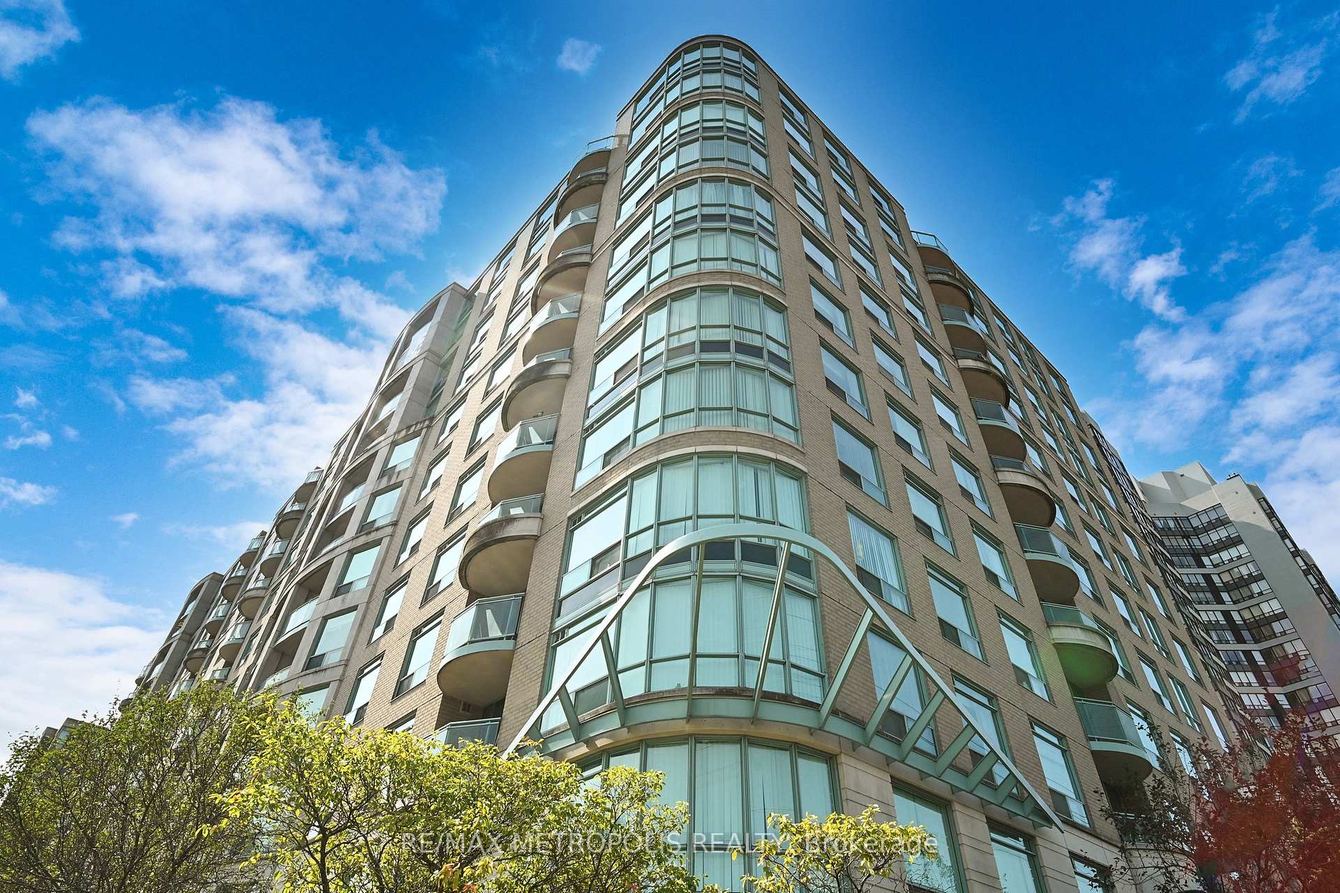 1 Bedroom Condo at 28 Pemberton,  Toronto For sale