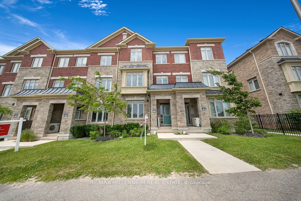 527 Dundas