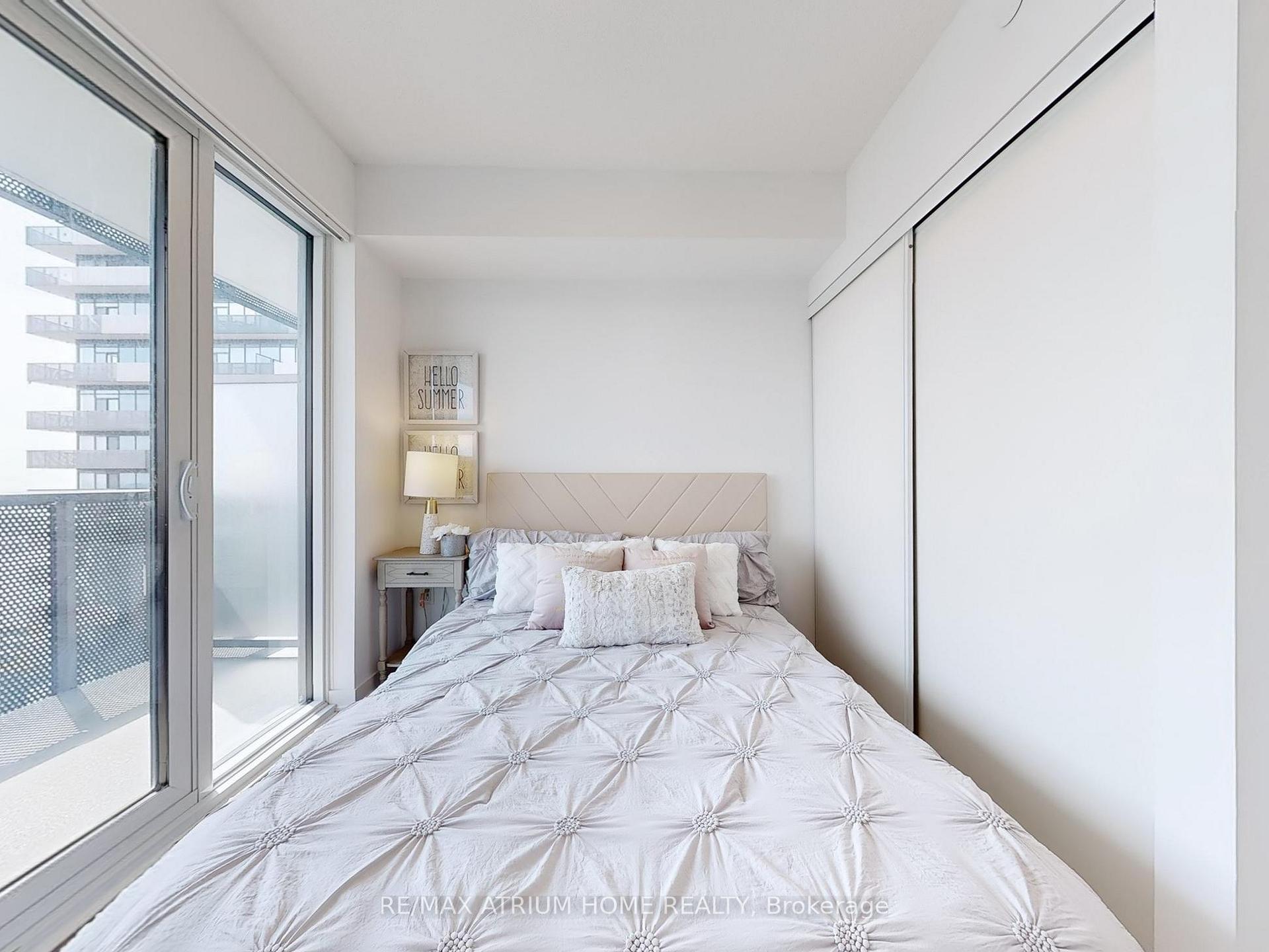 2 Bedrooms Condo at 55 Cooper, Toronto For sale