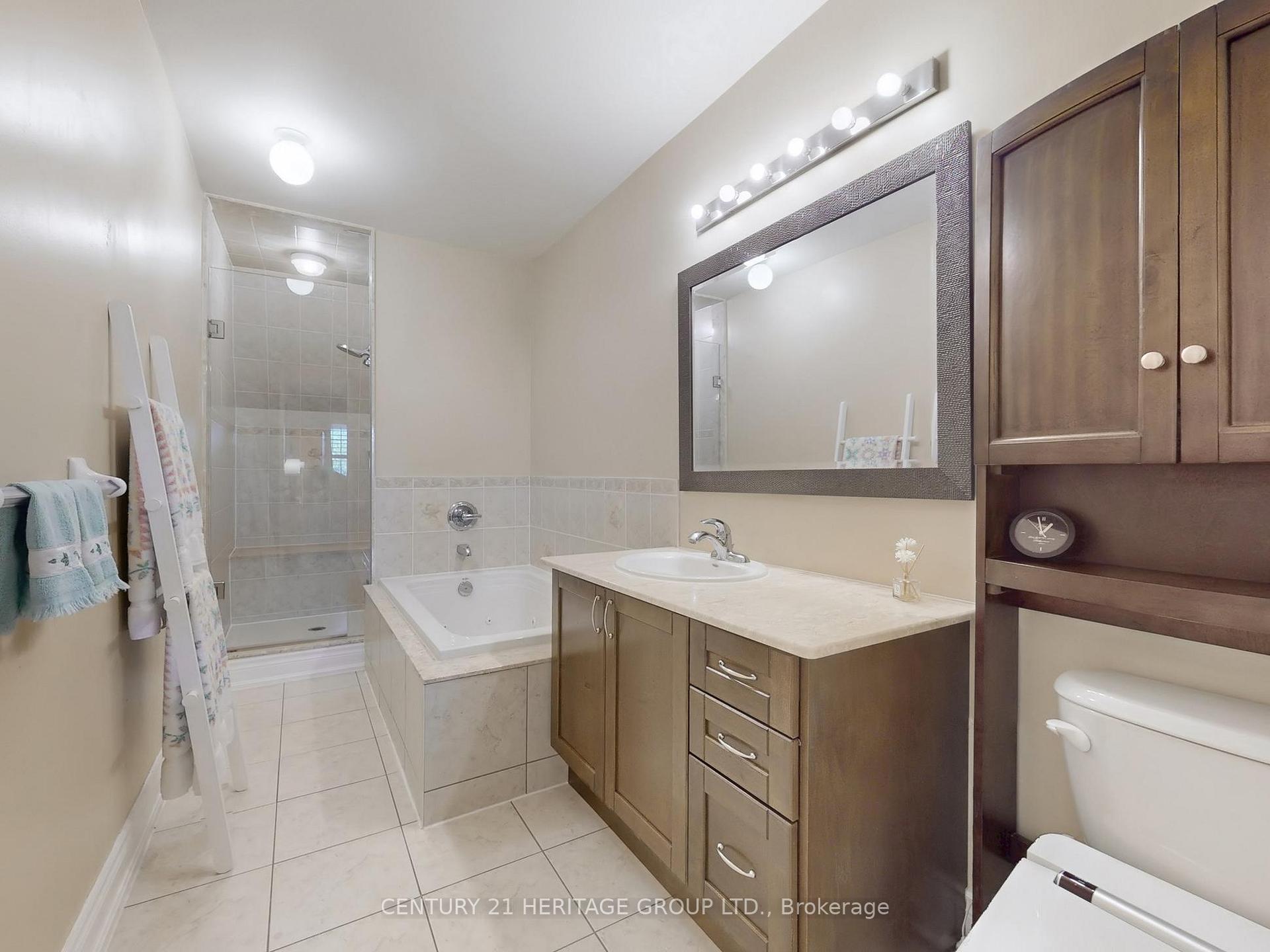 4 Bedrooms Condo at 127 Mill, Toronto For sale