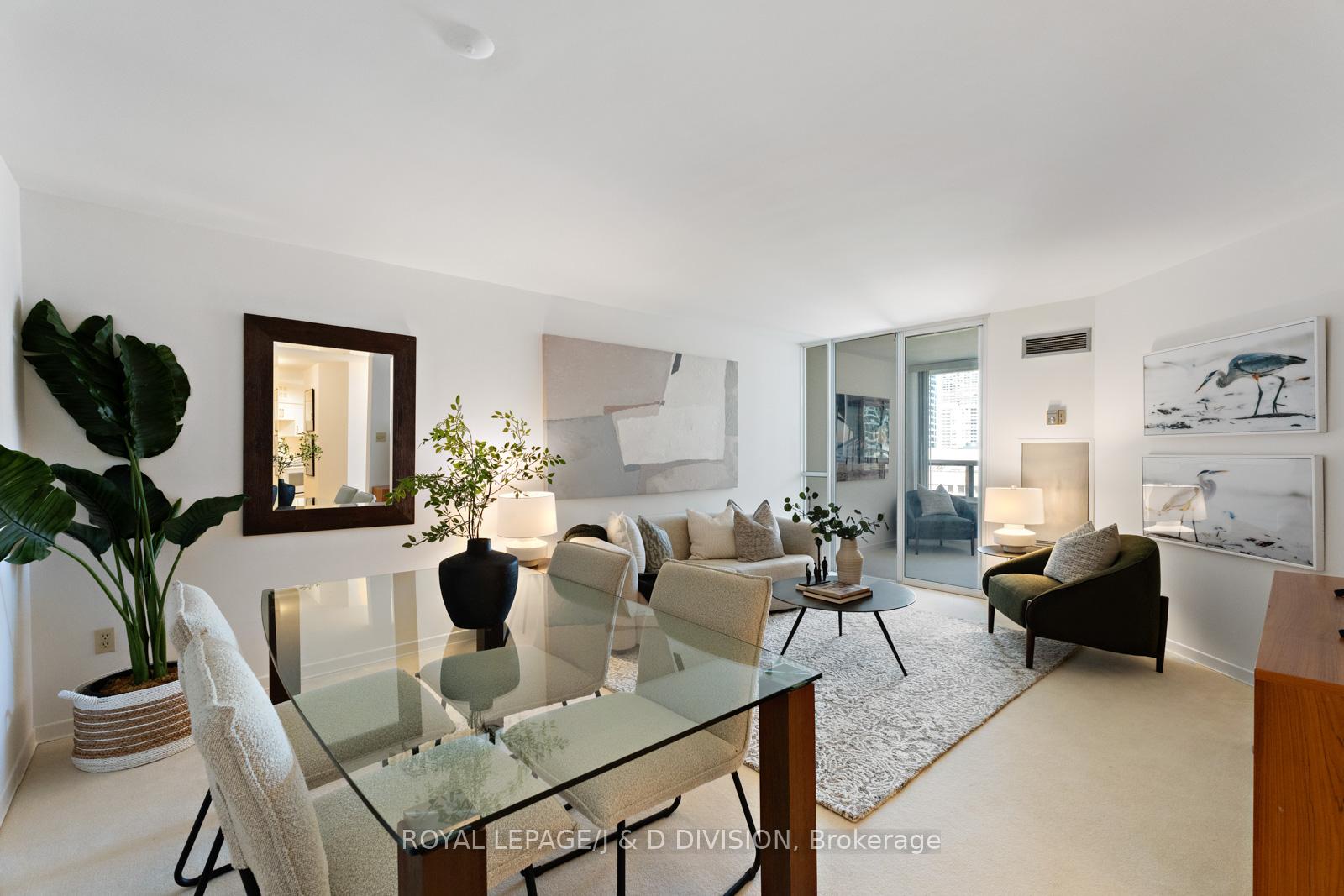 2 Bedrooms Condo at 25 Maitland,  Toronto For sale