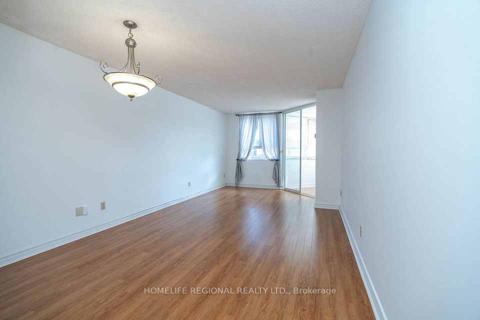 #412 - 4 Park Vista, Toronto, ON M4B 3M8