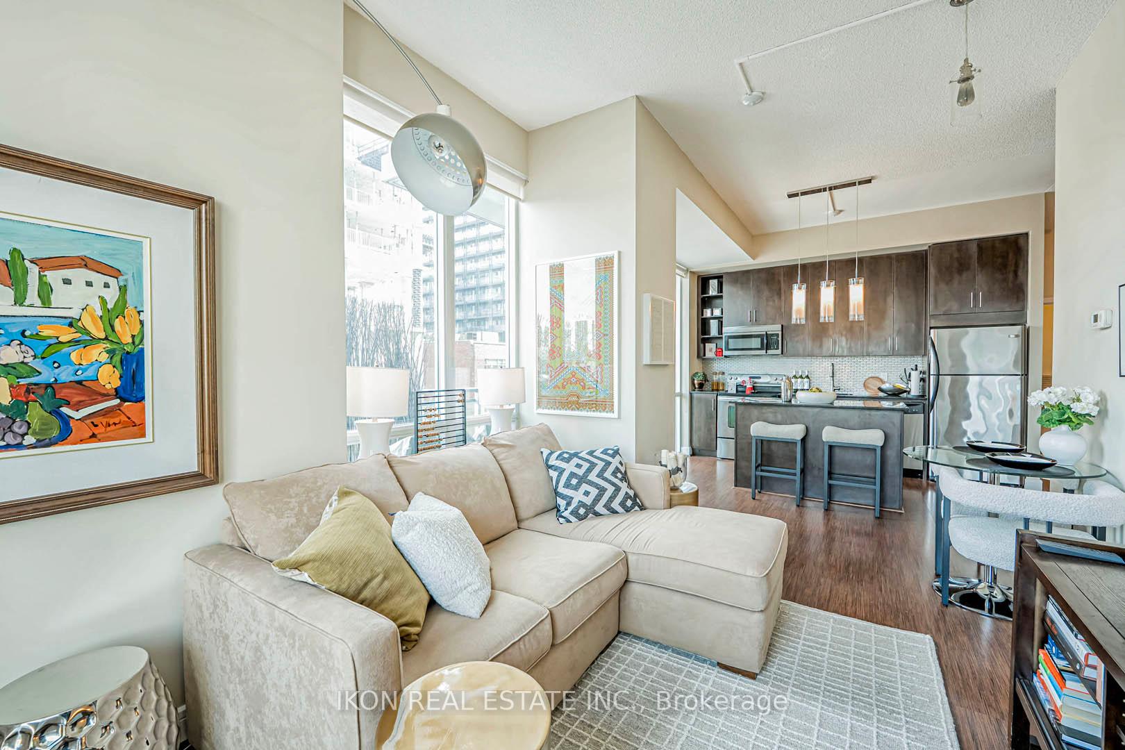 3 Bedrooms Condo at 116 George, Toronto For sale