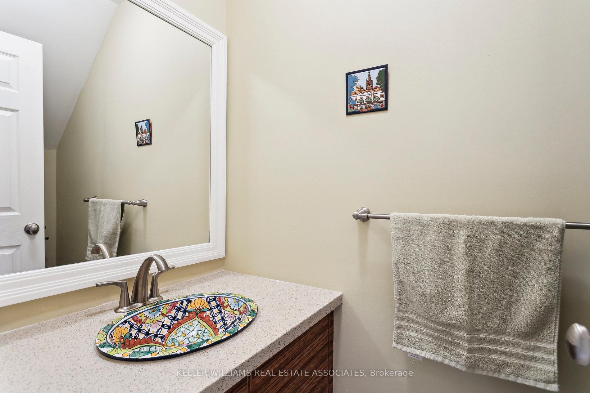 3 Bedrooms Condo at 1250 Marlborough, Oakville For sale