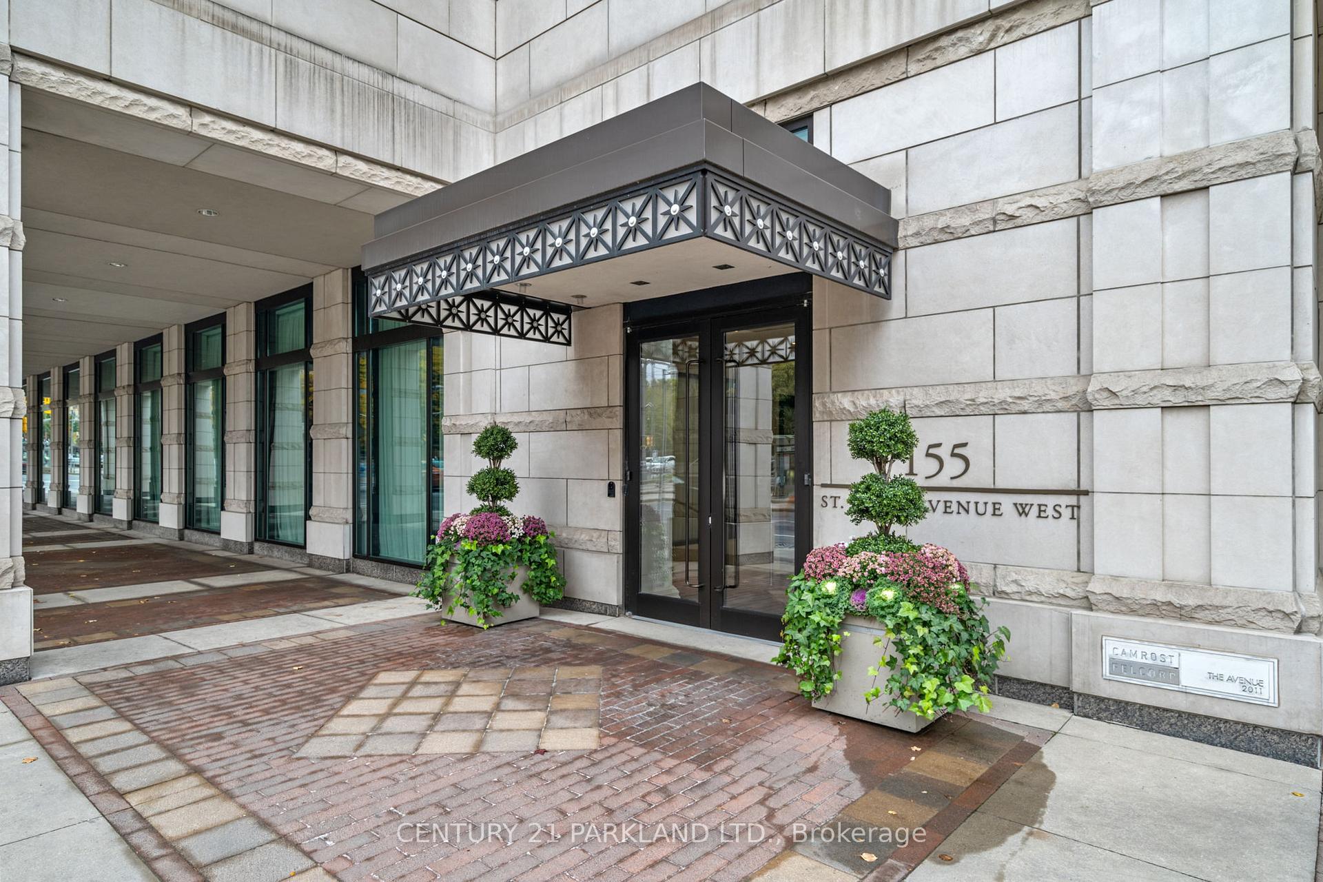 2 Bedrooms Condo at 155 St Clair, Toronto For sale