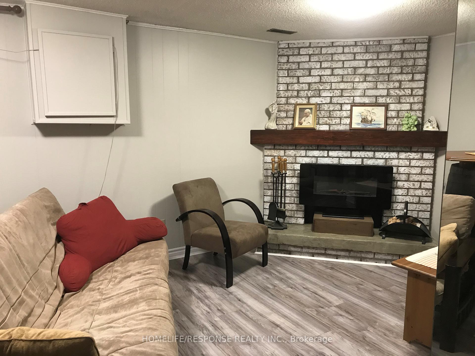 3 Bedrooms Condo at 2120 RATHBURN, Mississauga For sale
