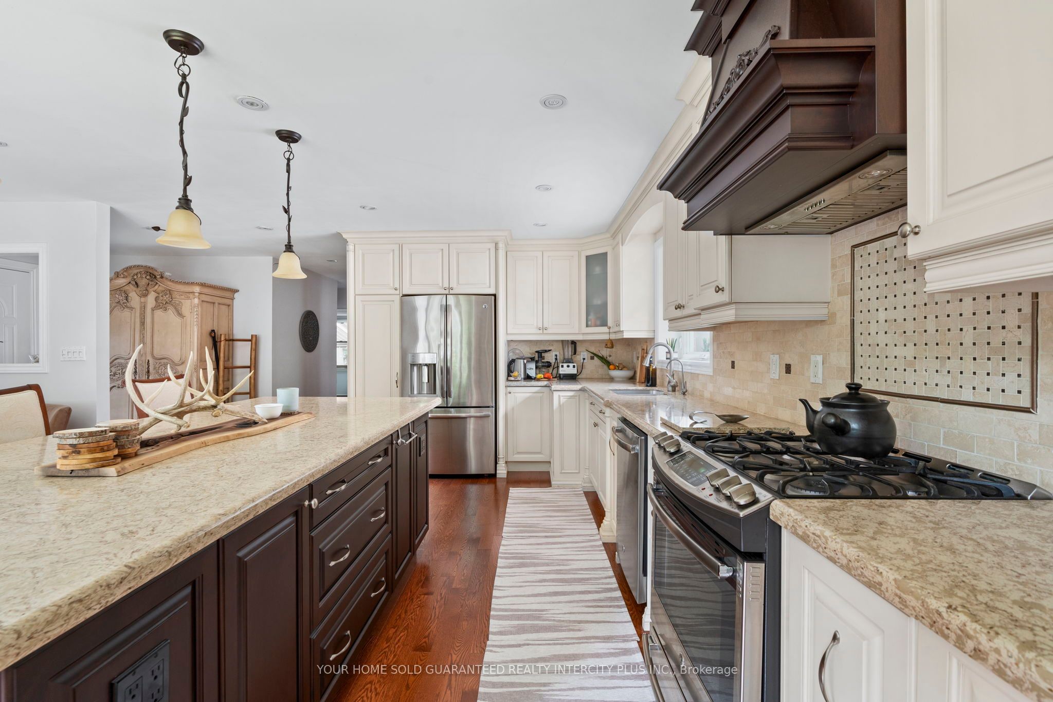 8 Neapolitan Drive