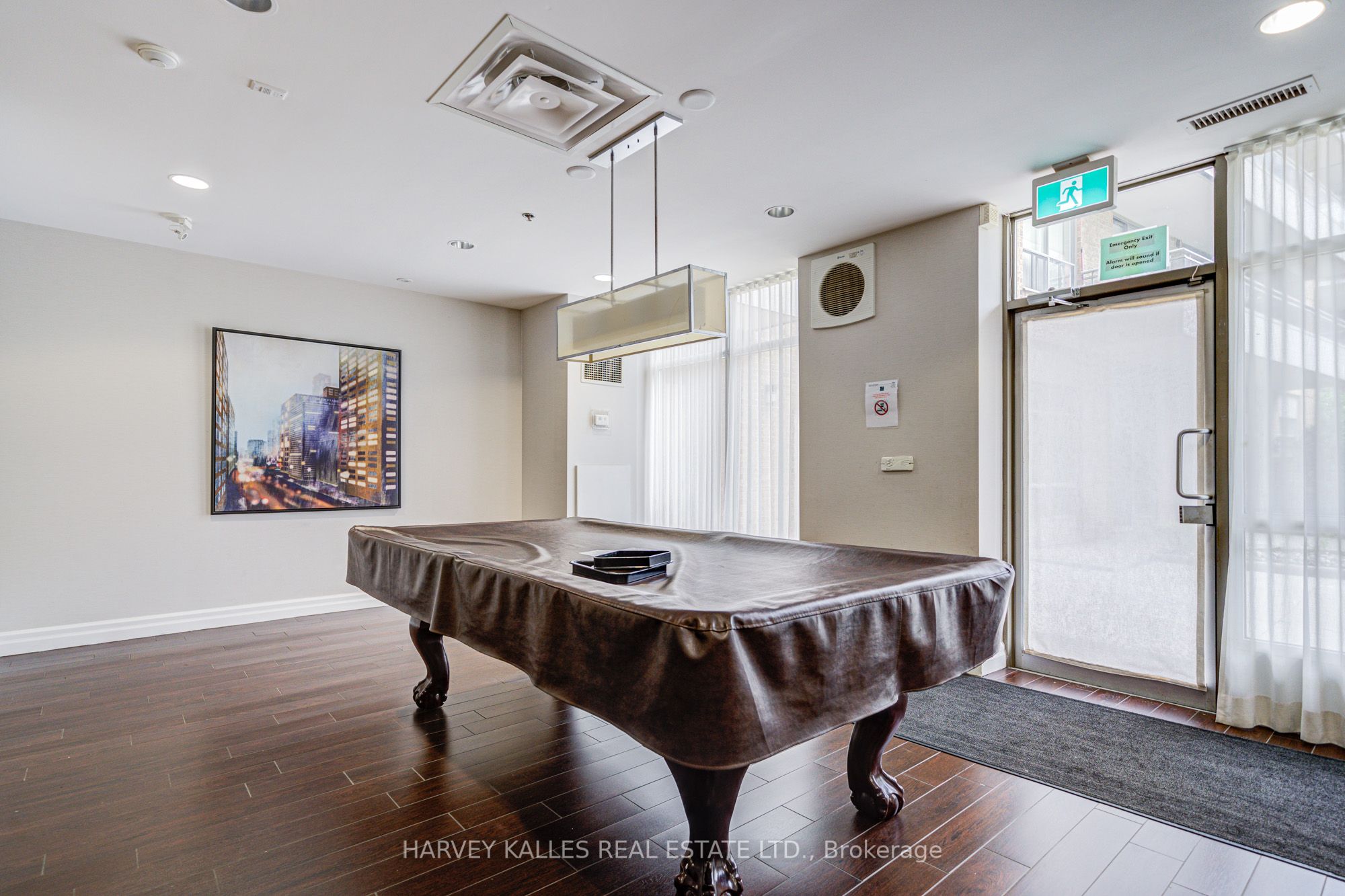 245 Davisville Avenue, #LPH01