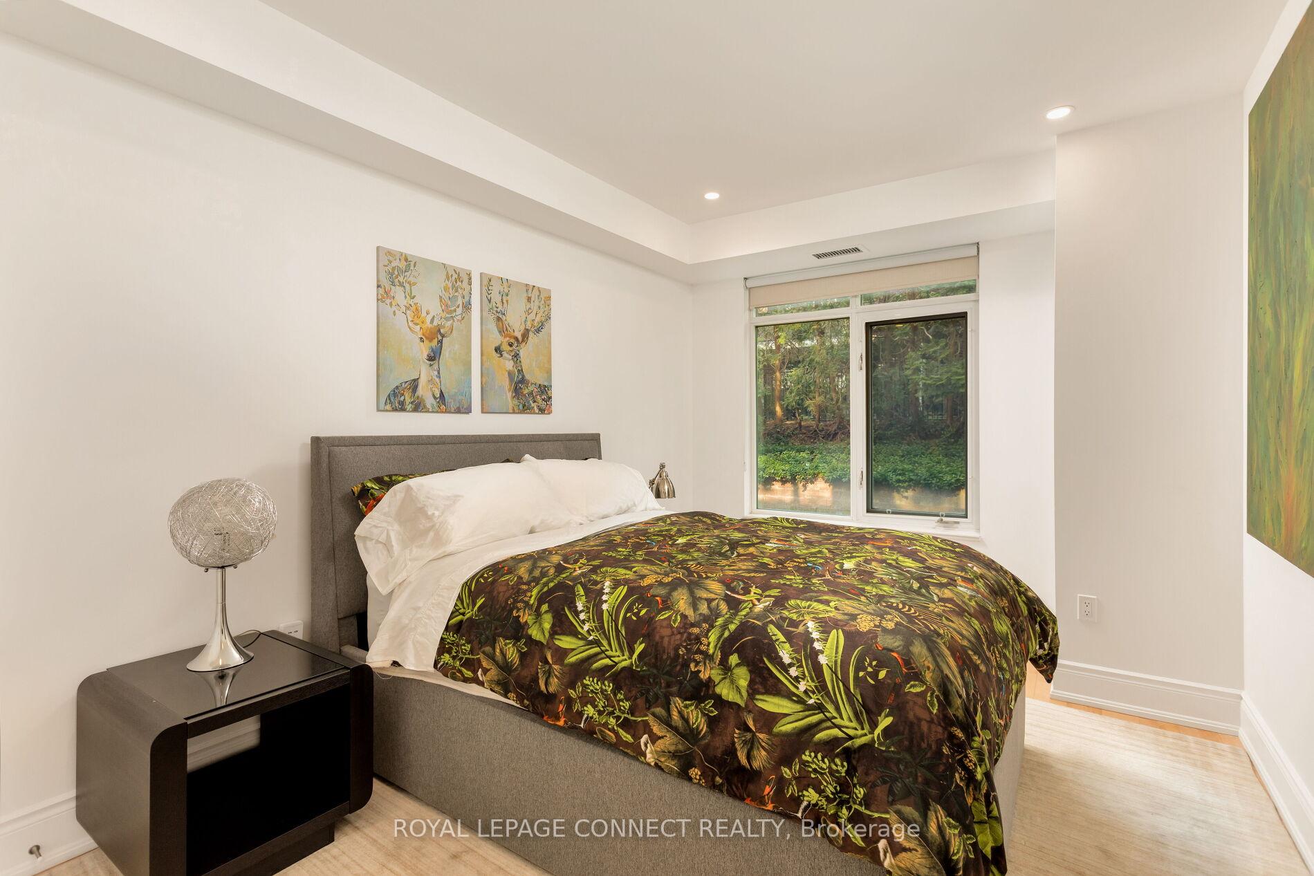 3 Bedrooms Condo at 12 Old Mill,  Toronto For sale