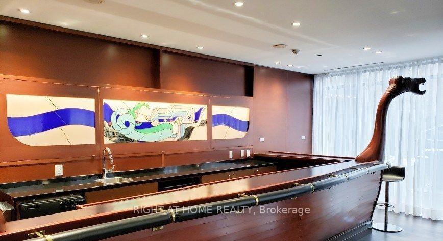 2 Bedrooms Condo at 9 Valhalla Inn, Toronto For sale