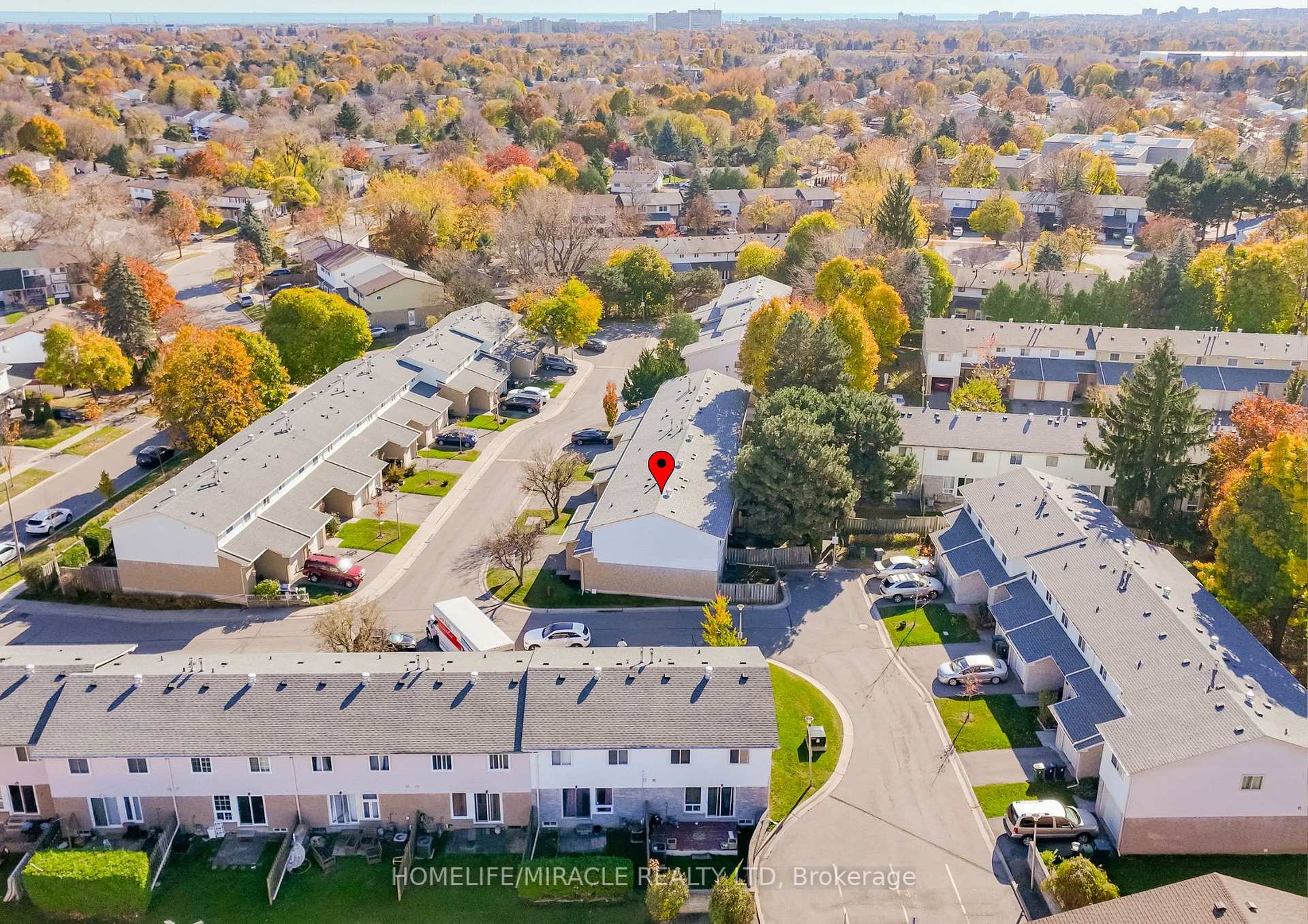 4 Bedrooms Condo at 50 Blackwell, Toronto For sale