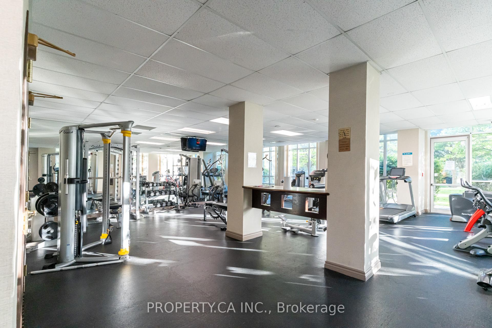 3 Bedrooms Condo at 156 Enfield, Mississauga For sale