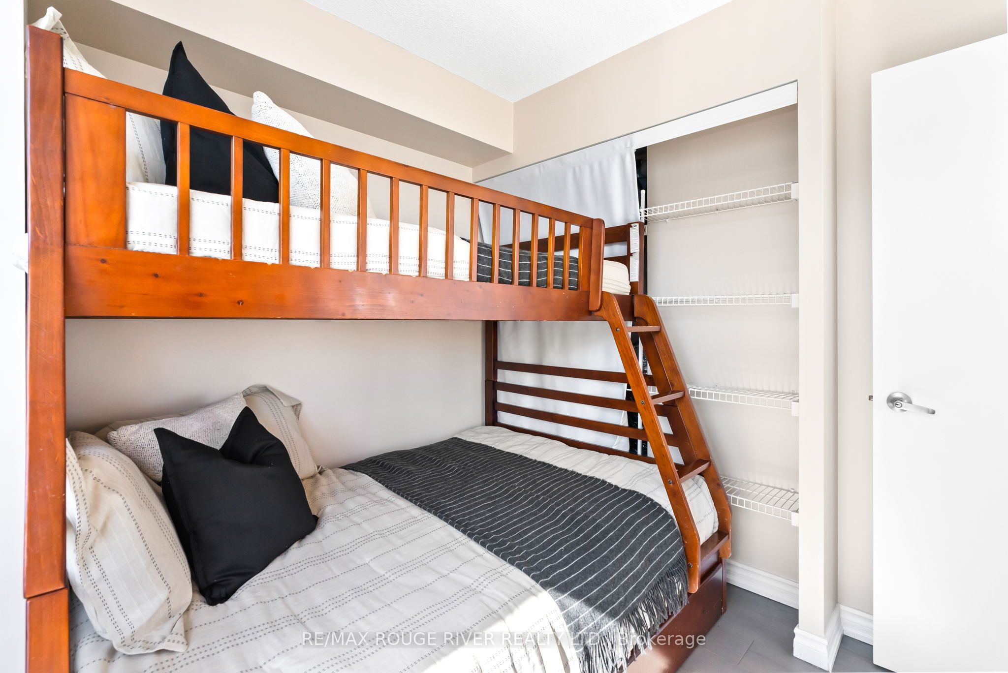 36 Lee Centre Drive, #2610