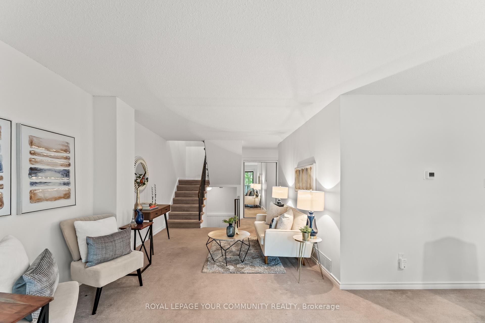 6 Bedrooms Condo at 2655 Gananoque, Mississauga For sale