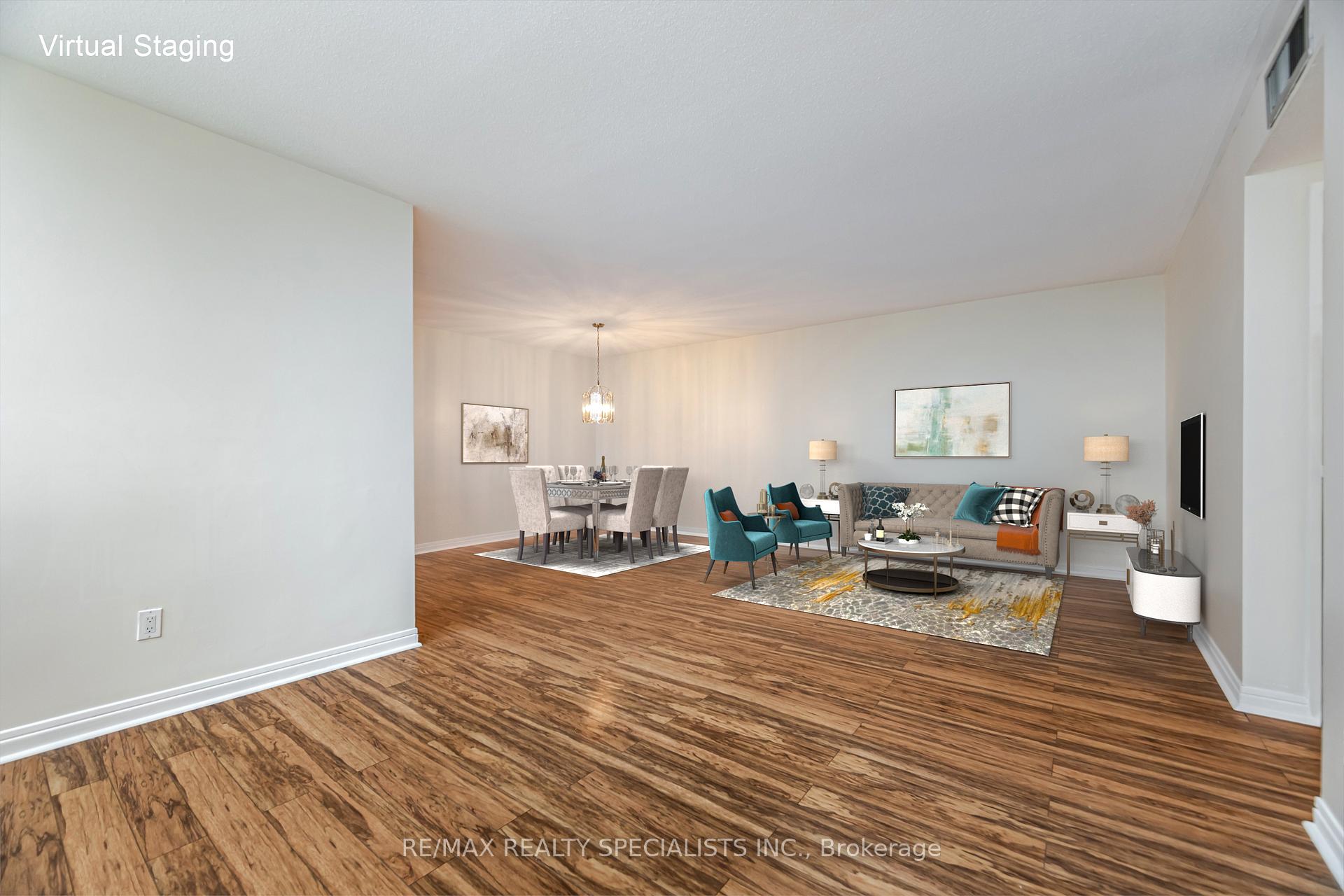 3 Bedrooms Condo at 2323 Confederation, Mississauga For sale