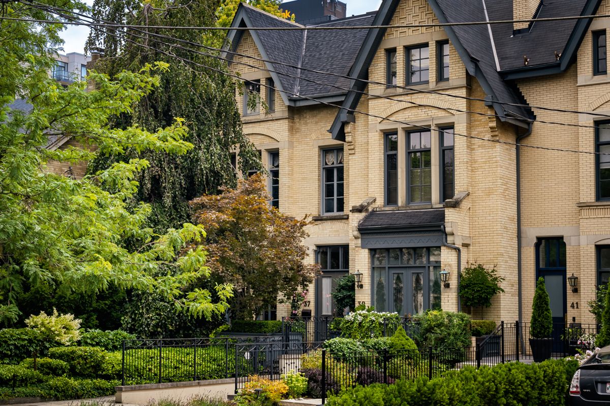 37 Heath Street W