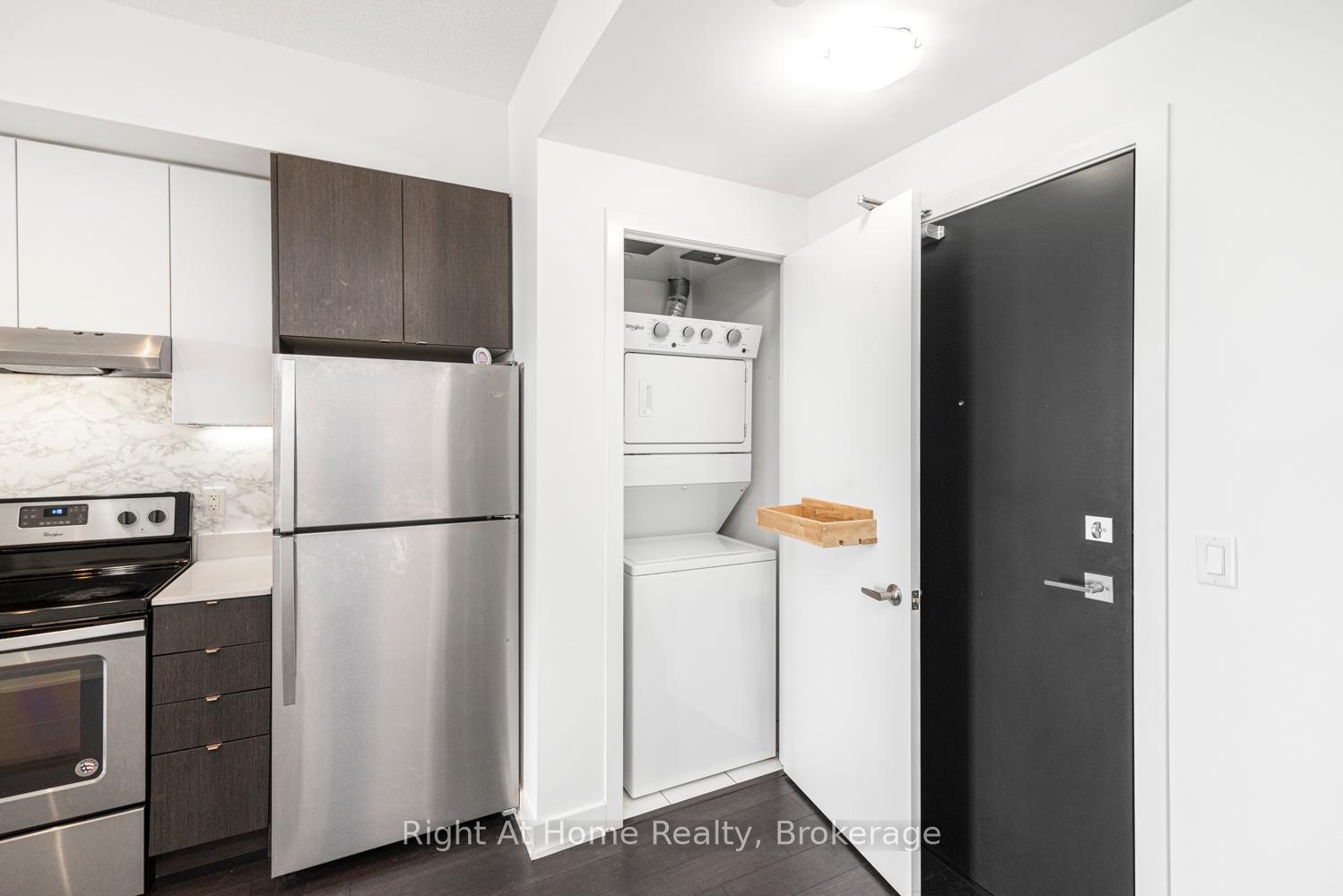 1 Bedroom Condo at 5260 Dundas, Burlington For sale