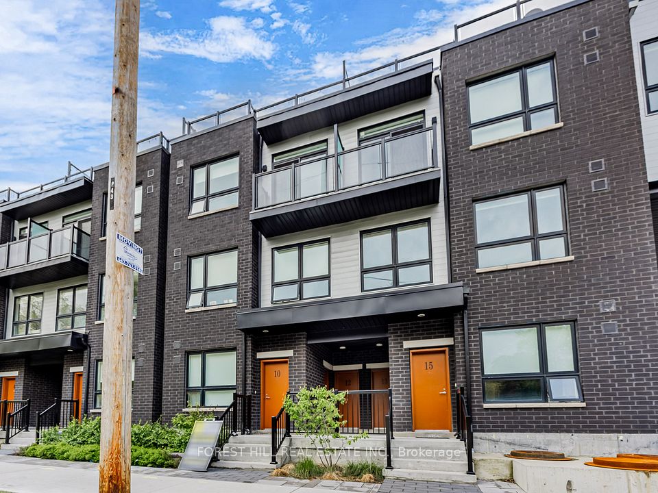 #12 - 15 Brenthall Avenue, Toronto, ON M2R 1W1
