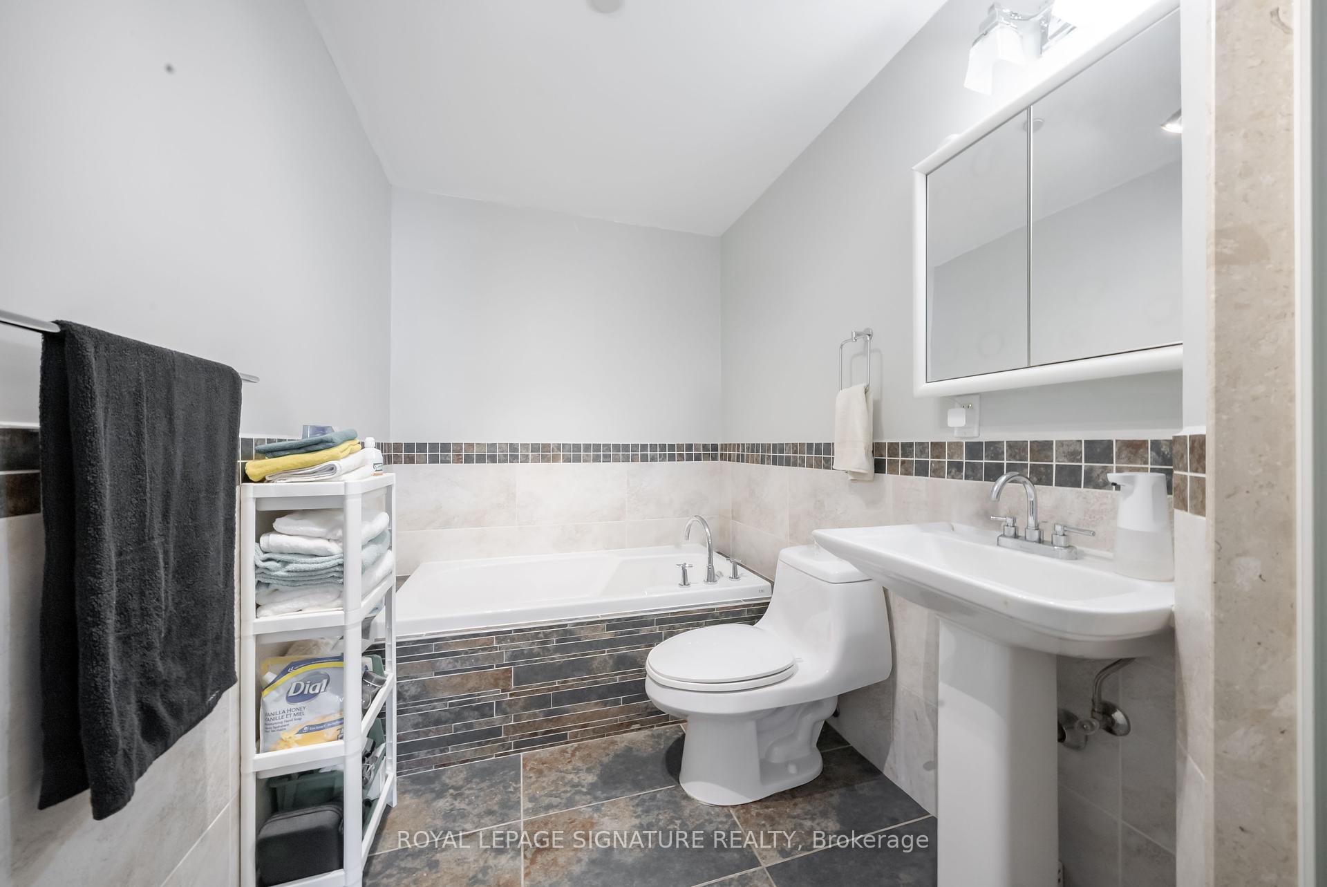 2 Bedrooms Condo at 473 Dupont, Toronto For sale