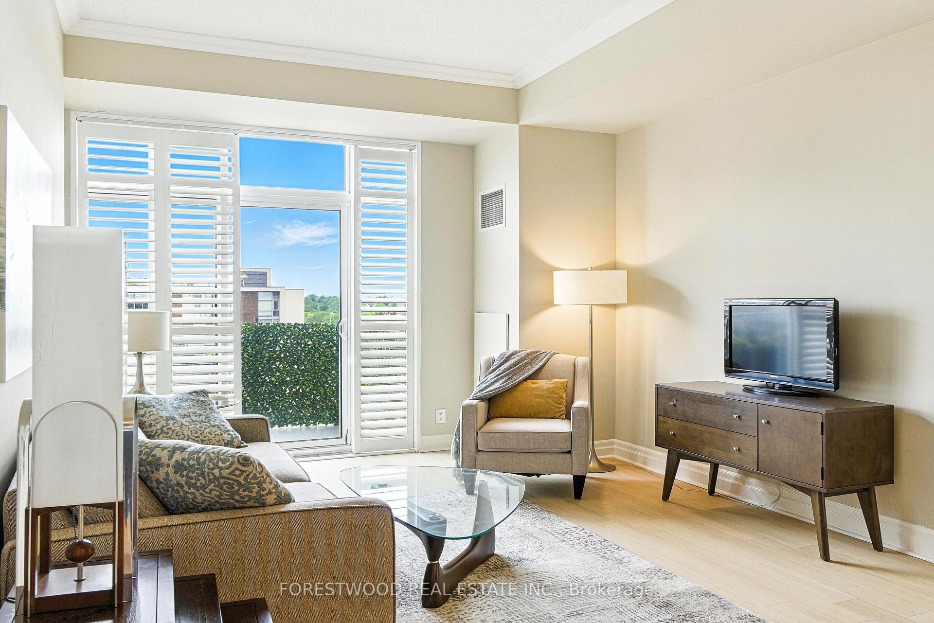 2 Bedrooms Condo at 80 Port, Mississauga For sale