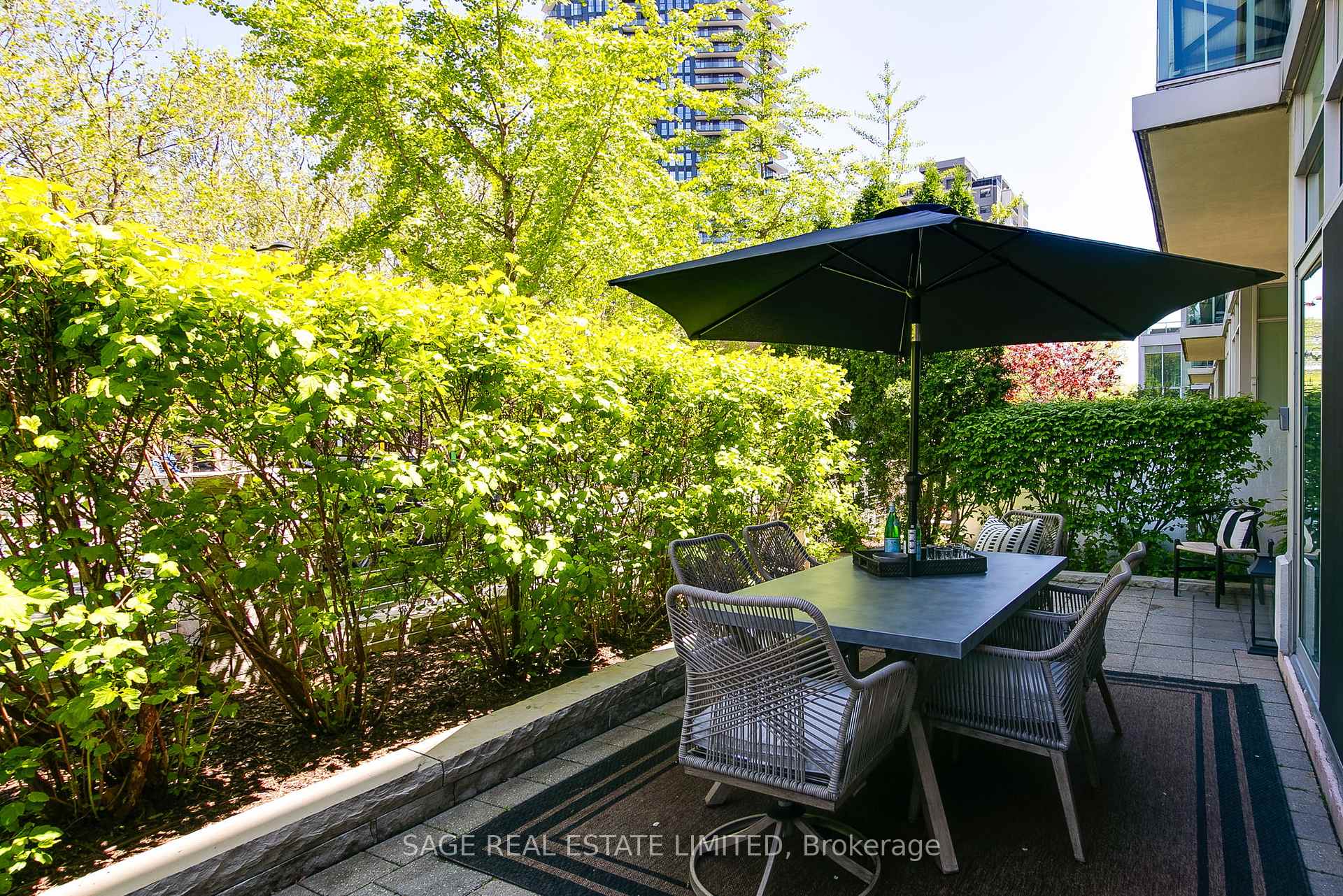 3 Bedrooms Condo at 120 Homewood, Toronto For sale