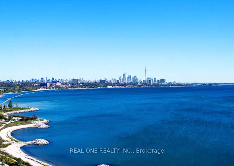 2111 Lake Shore