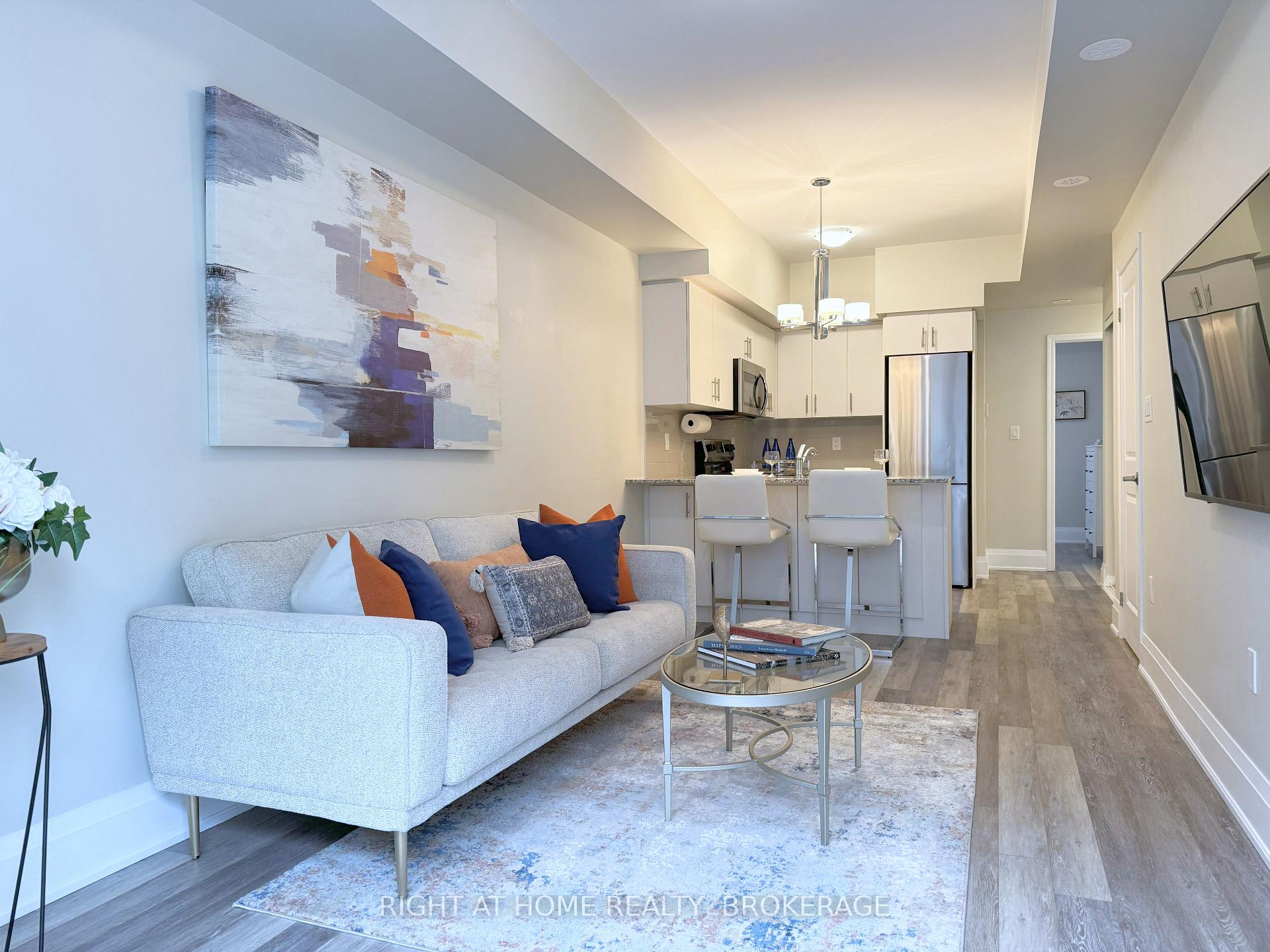 1 Bedroom Condo at 30 Fieldway,  Toronto For sale