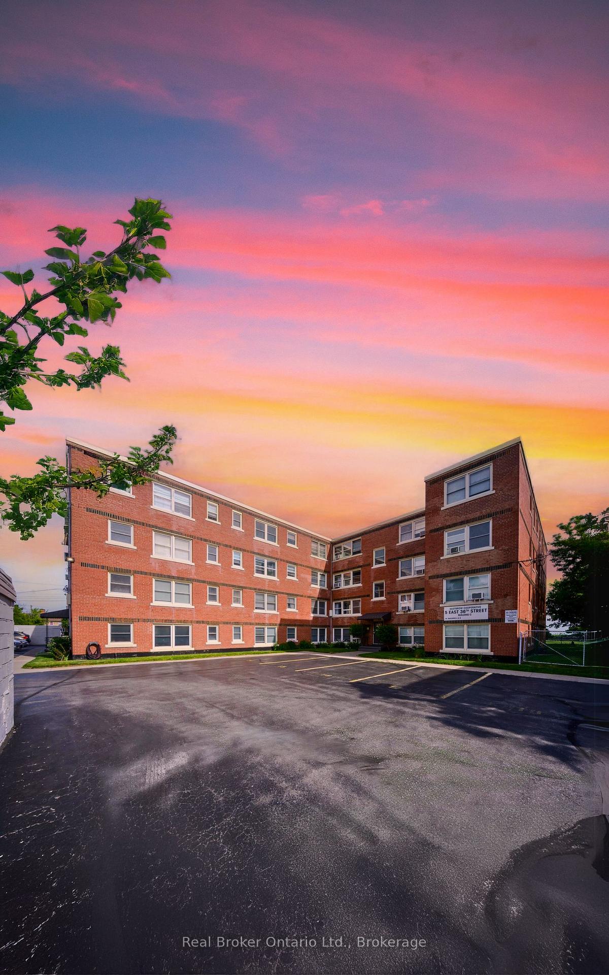 2 Bedrooms Co-op at 5 East 36th, Hamilton For sale