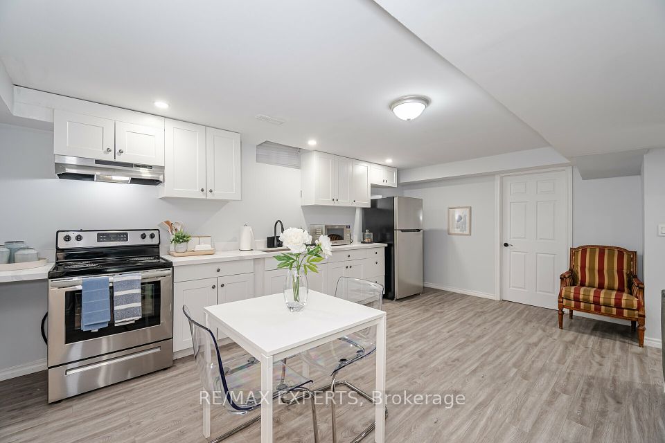 17 Belleville Drive