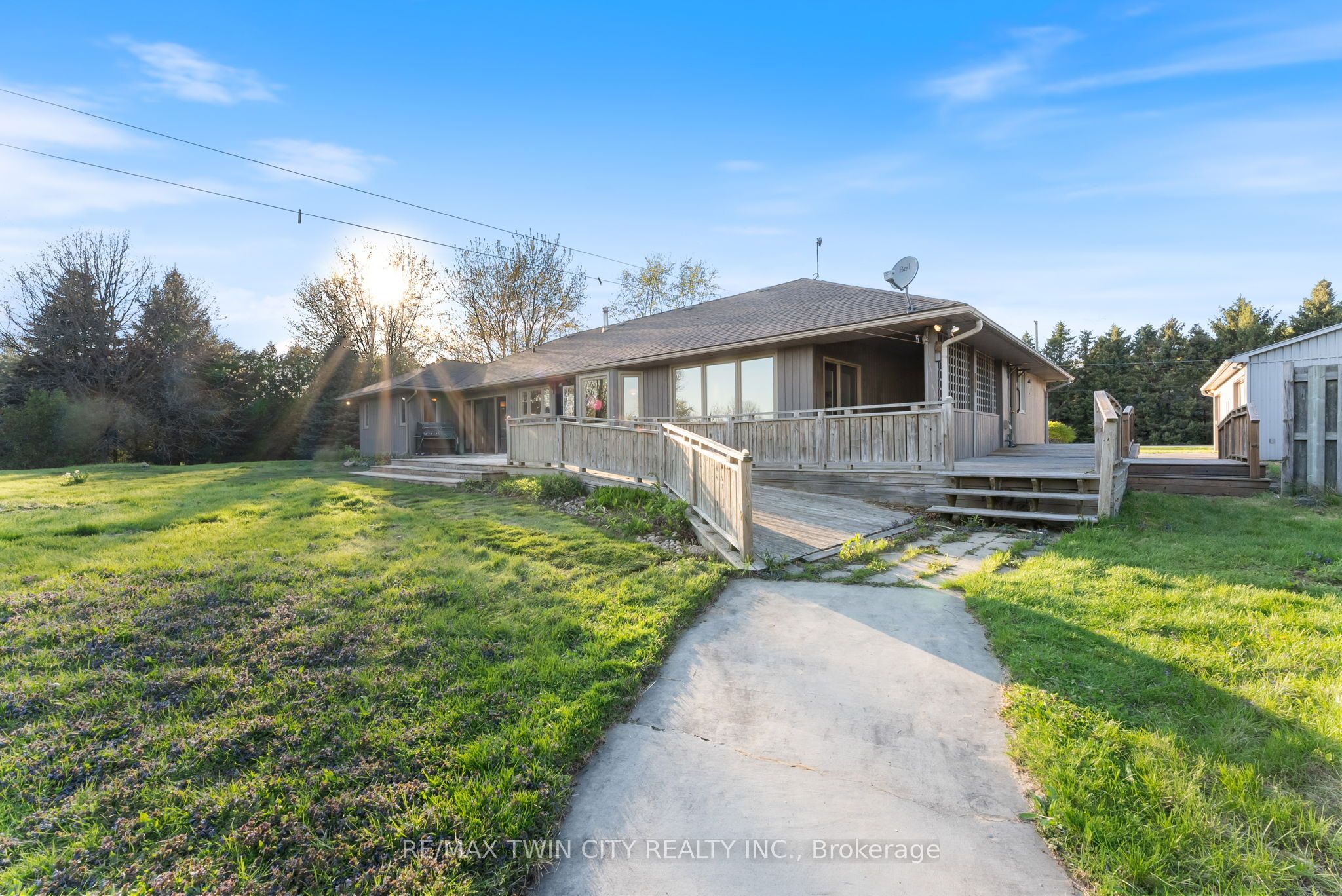 37 River Road