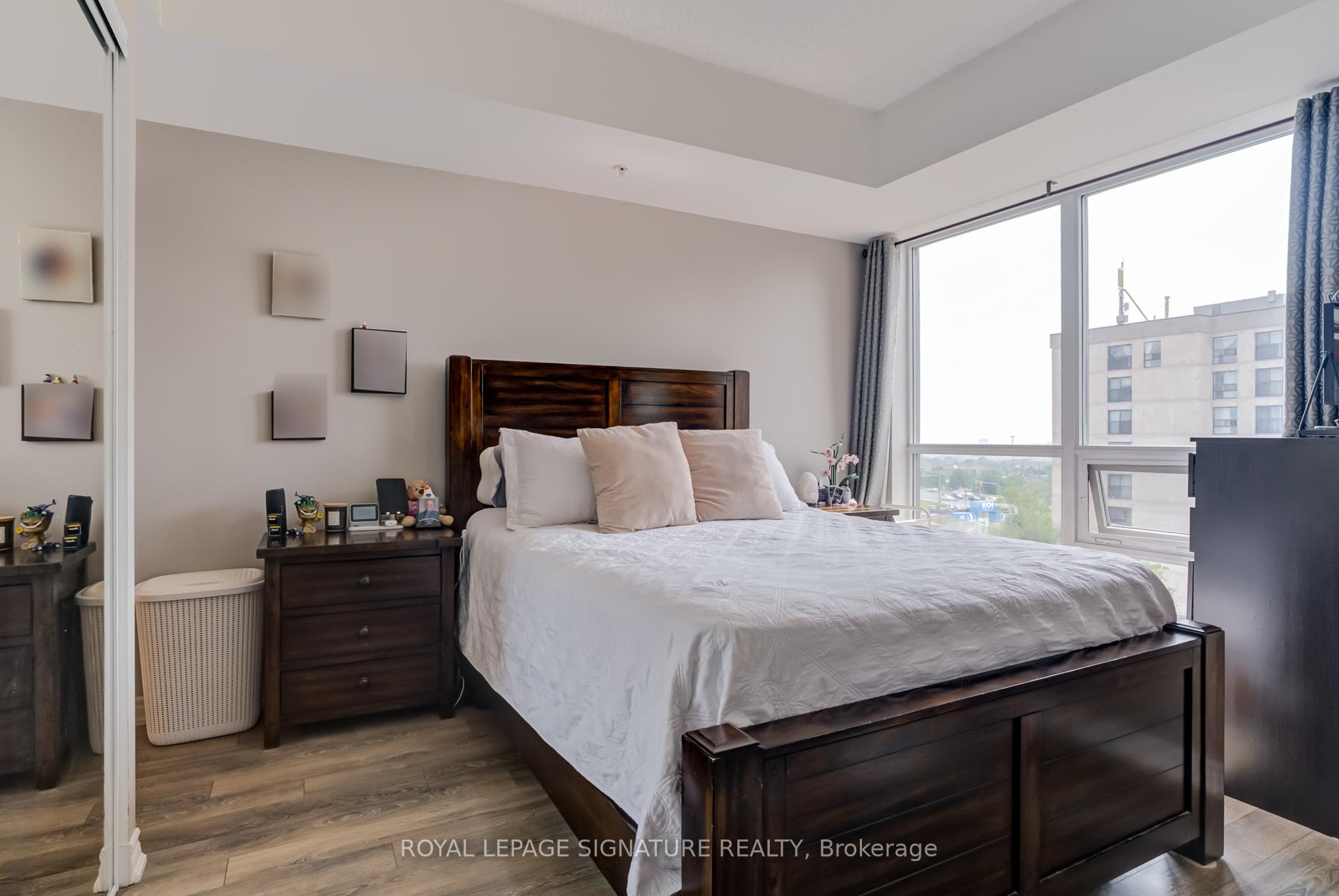2 Bedrooms Condo at 15 James Finlay, Toronto For sale