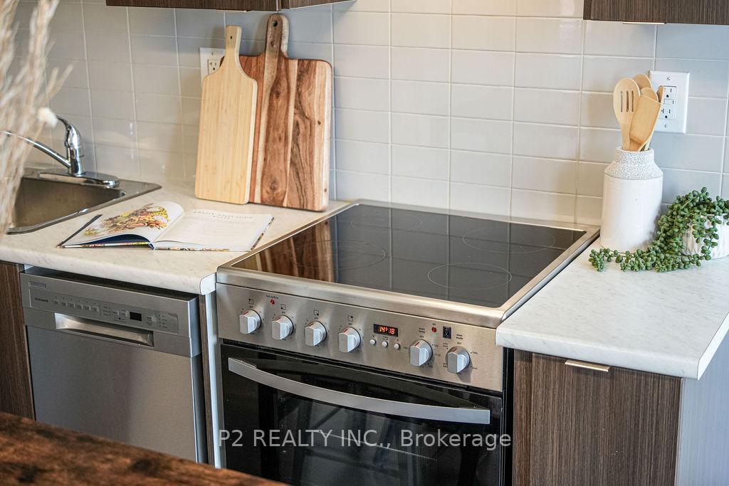 2 Bedrooms Condo at 5131 Sheppard, Toronto For sale