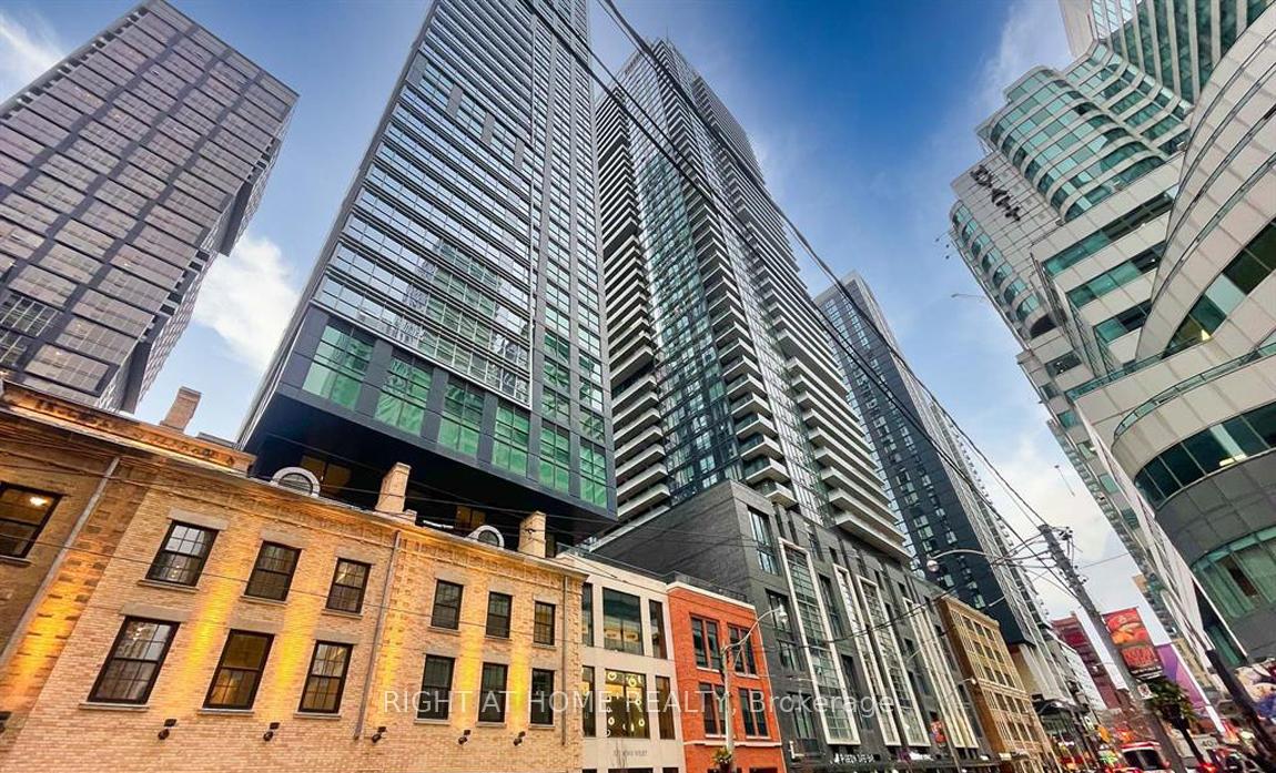 1 Bedroom Condo at 327 King, Toronto For sale