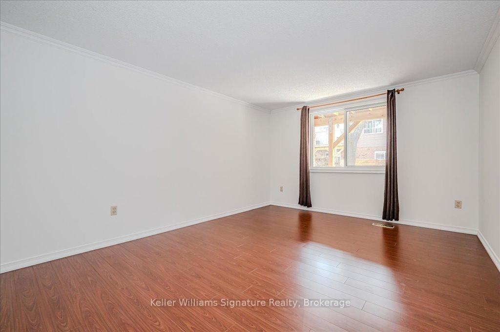 3 Bedrooms Condo at 2055 Walkers,  Burlington For sale