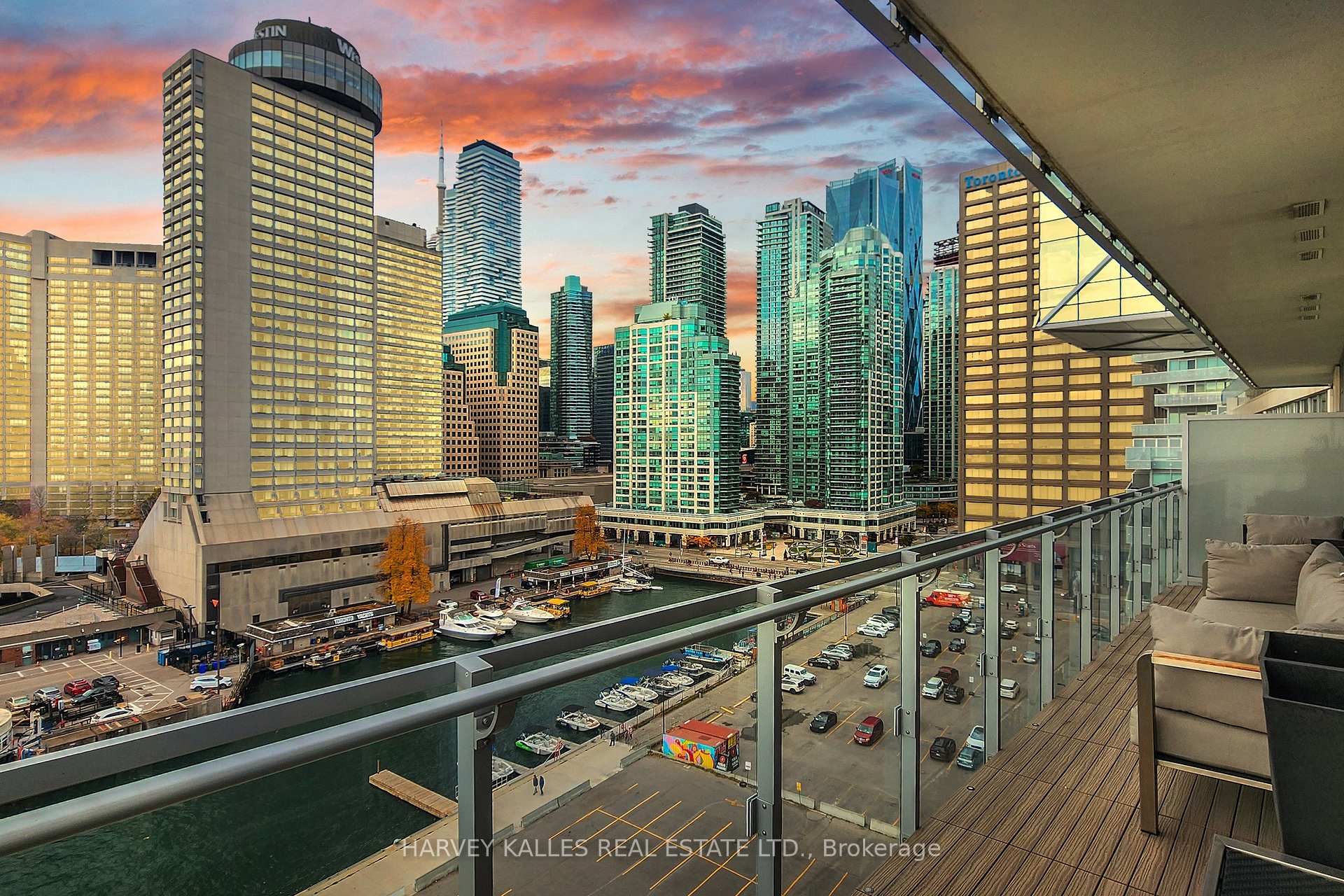 29 Queens Quay N/A E 1006