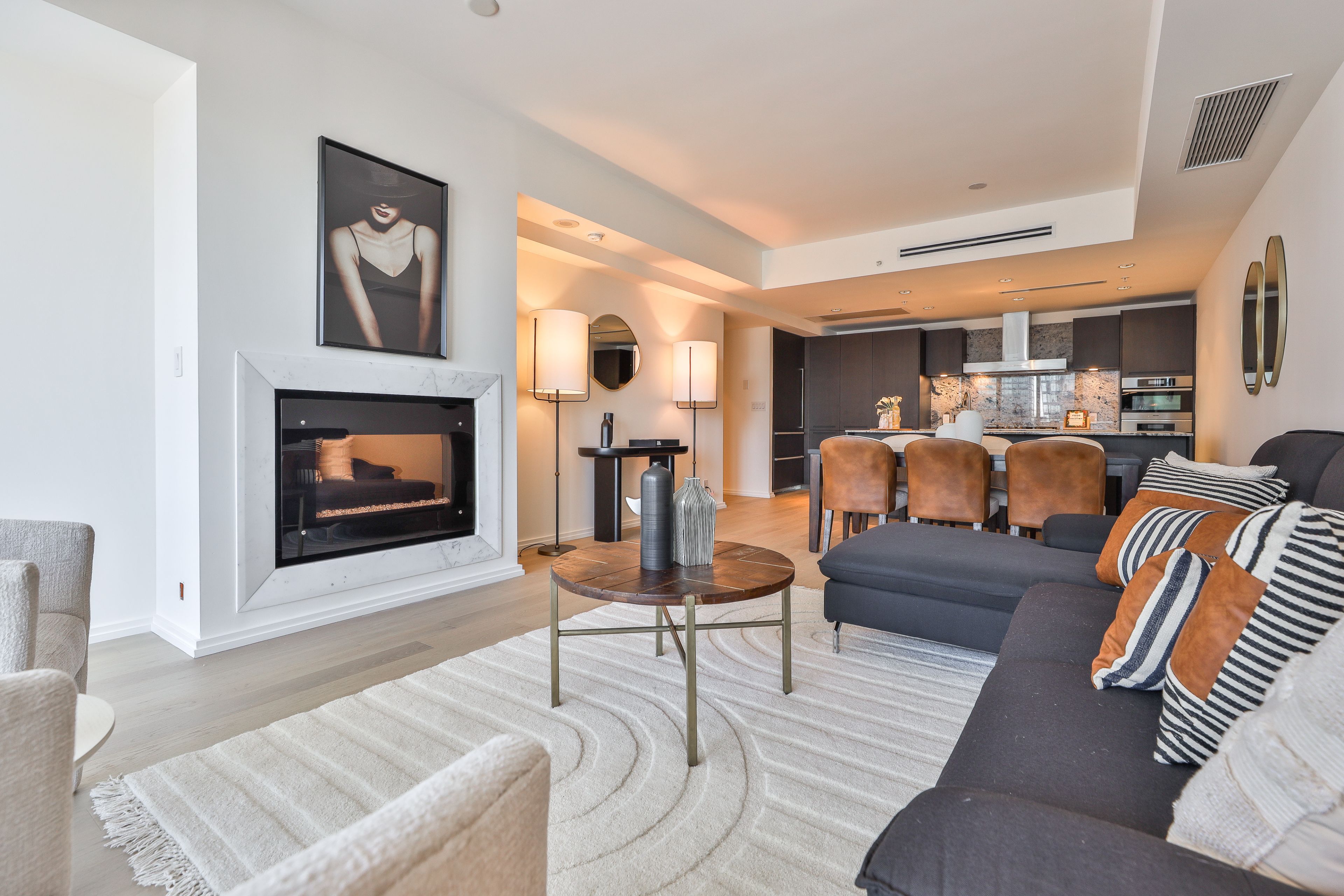 180 University Avenue 3808
