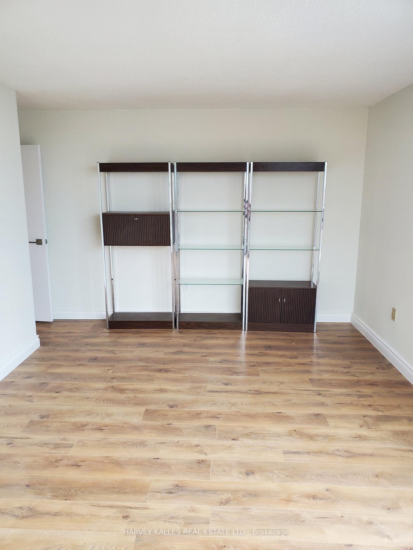 240 Heath Street W 403