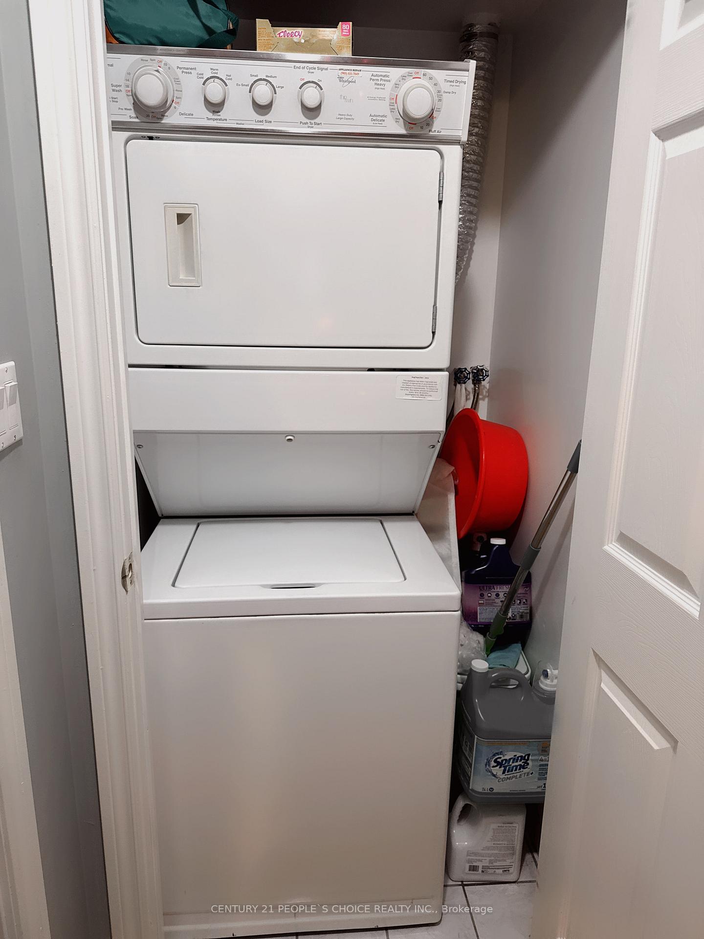 3 Bedrooms Co-op at 123 Omni, Toronto For sale