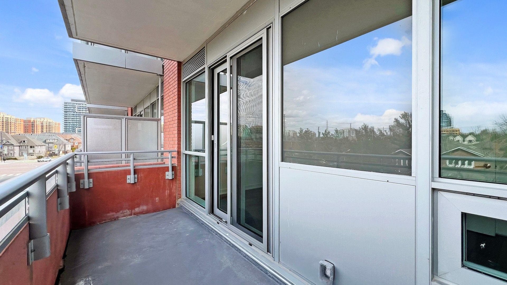 8888 Yonge Street 215