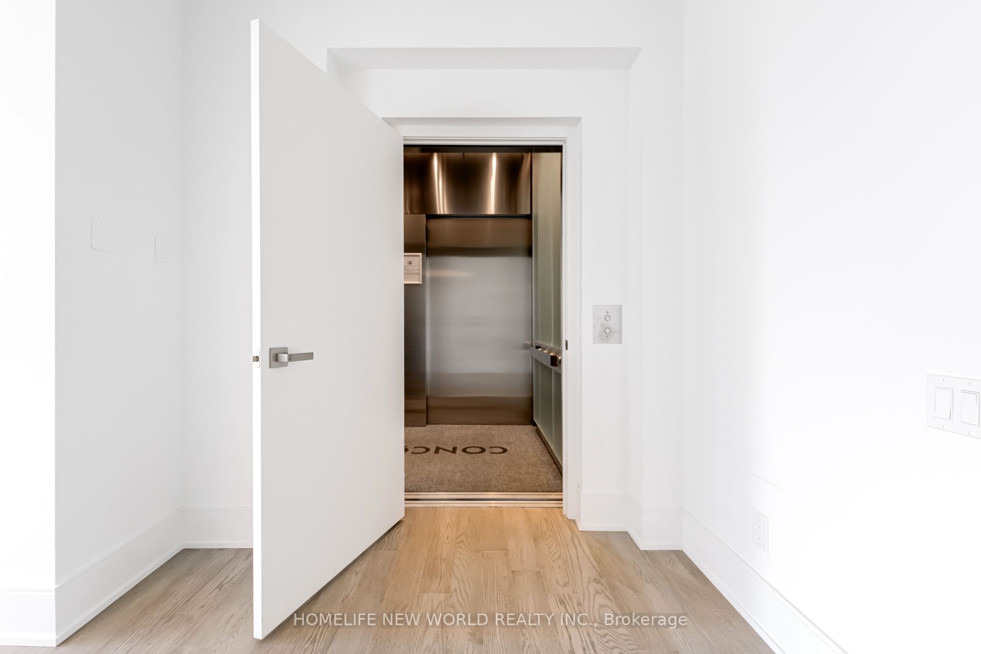 1 Gloucester Street, #915
