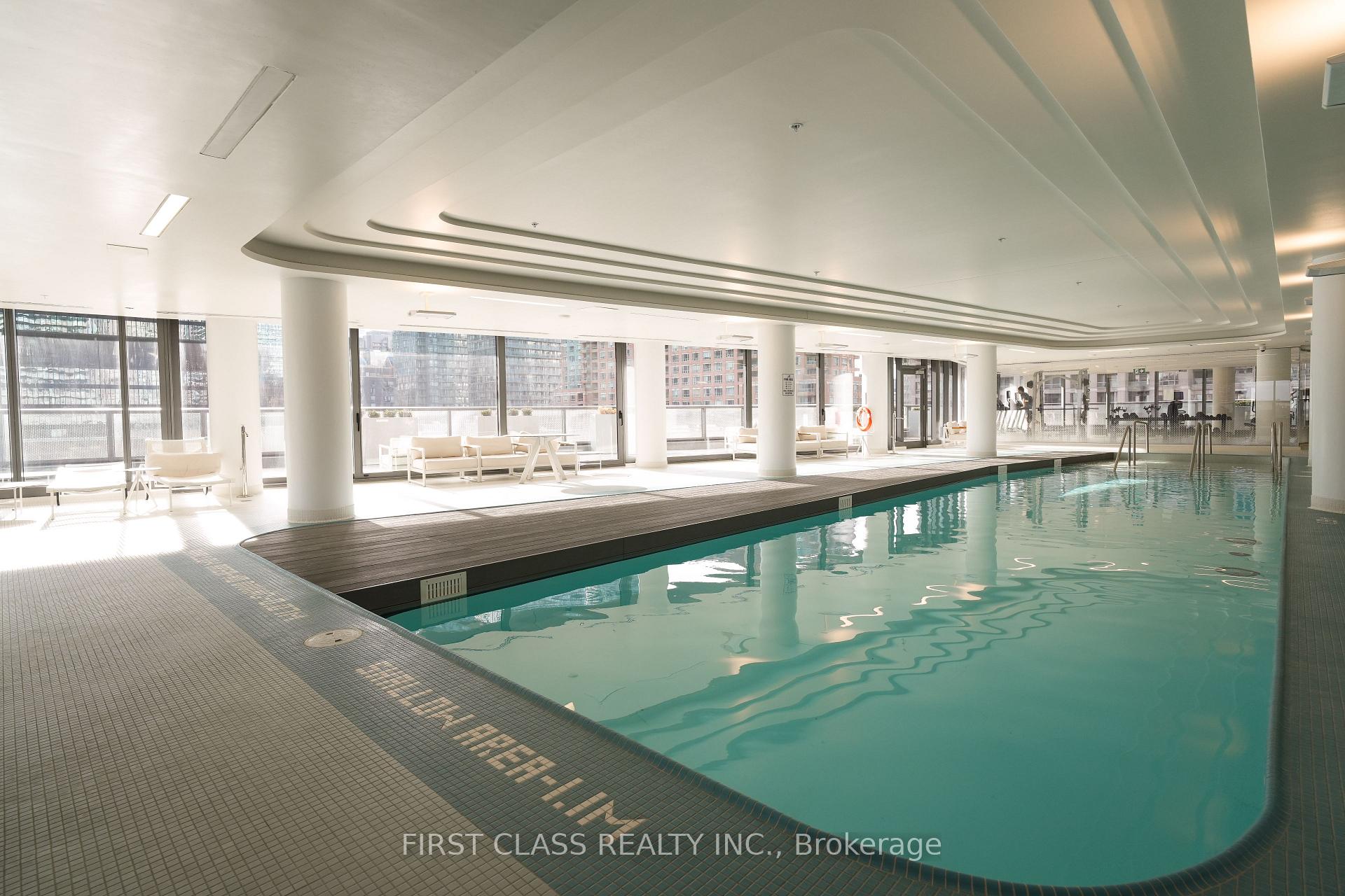 2 Bedrooms Condo at 11 Wellesley,  Toronto For sale