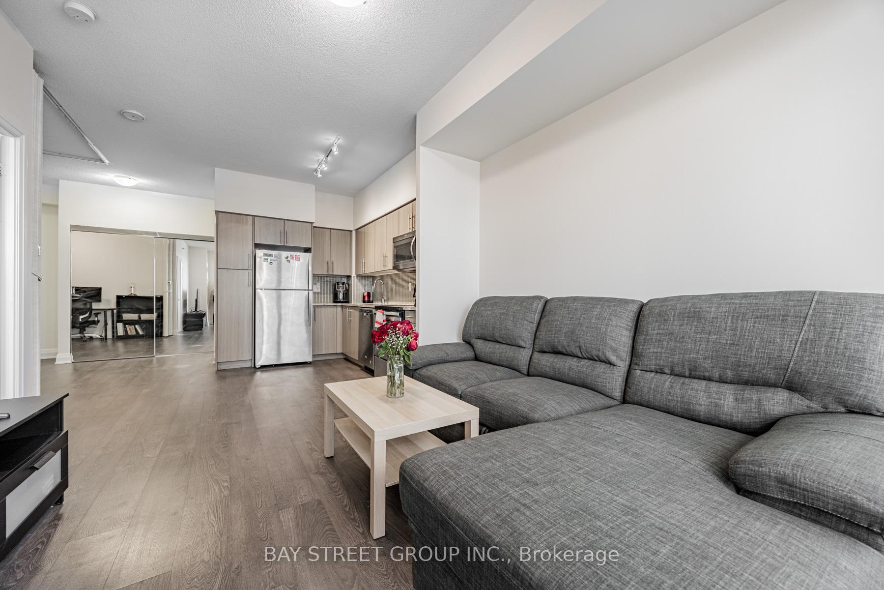 2 Bedrooms Condo at 55 Speers, Oakville For sale