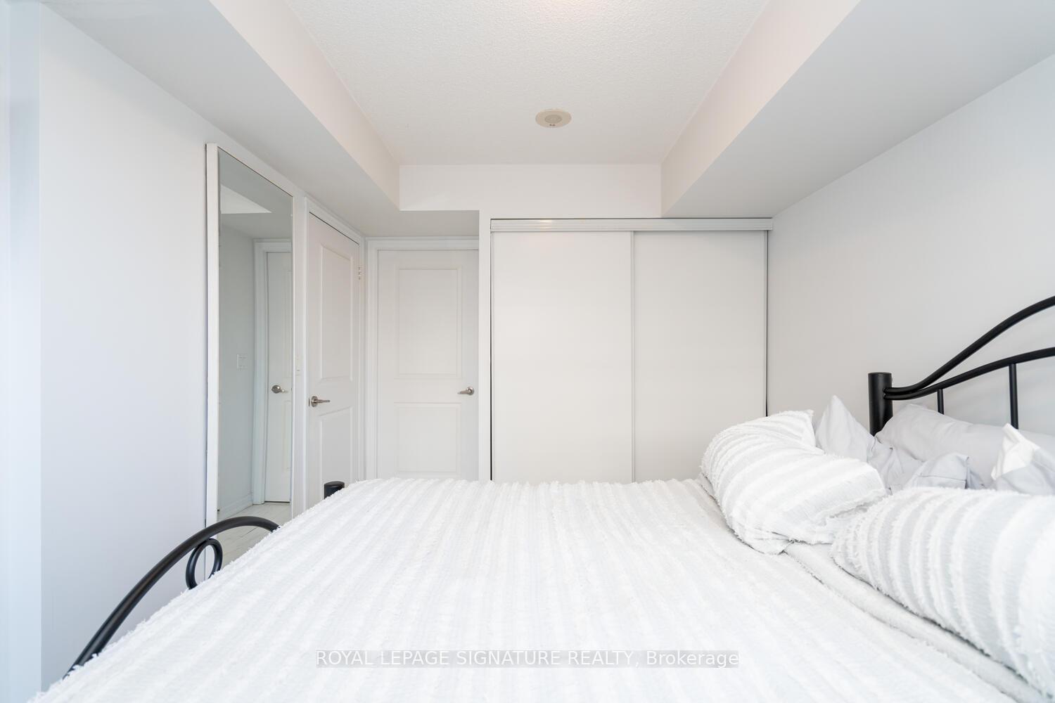 2 Bedrooms Condo at 75 East Liberty, Toronto For sale