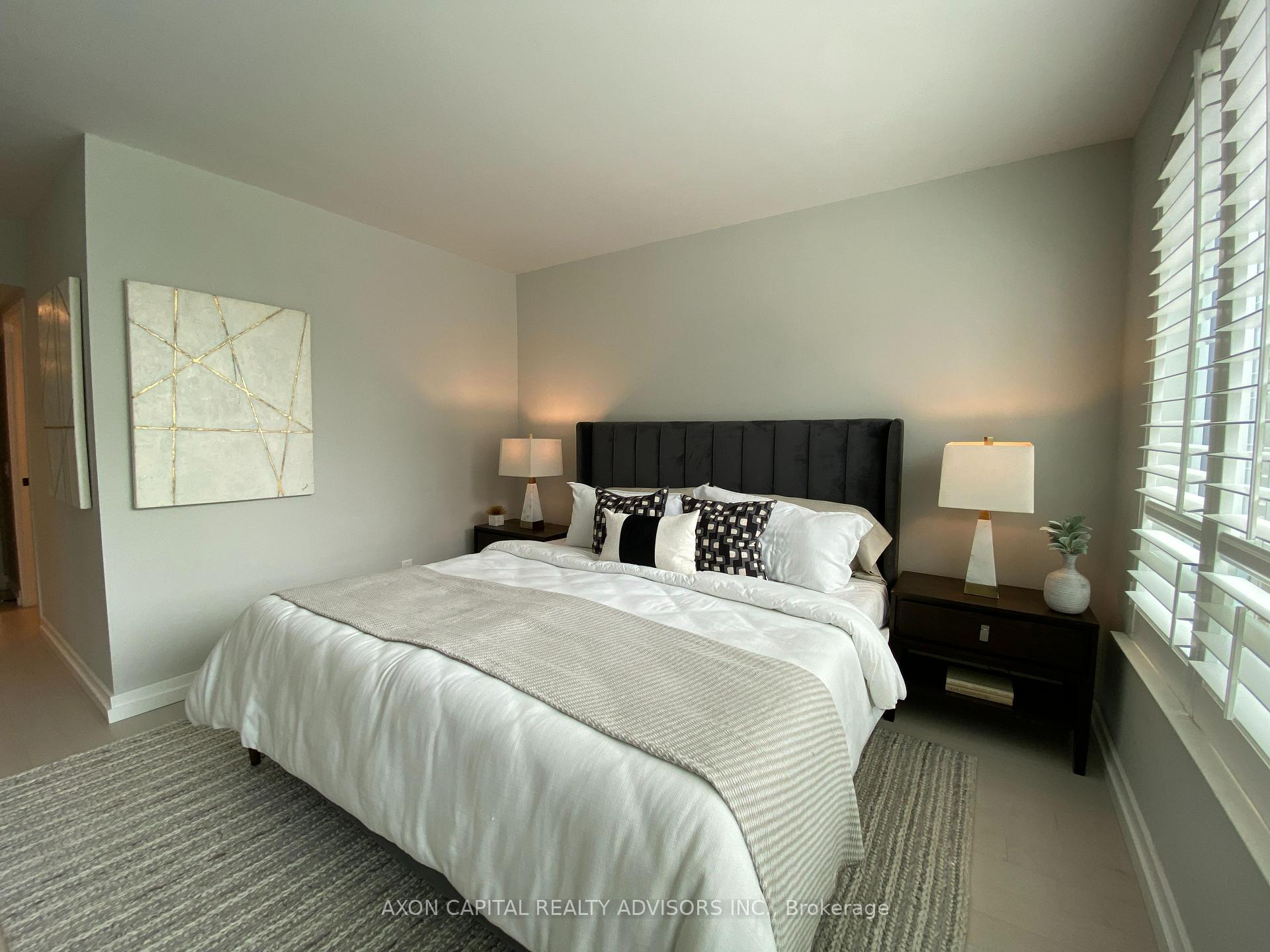 3 Bedrooms Condo at 59 Mcmurrich, Toronto For sale