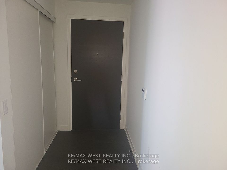 #303W - 3 Rosewater Street, Richmond Hill, ON L4C 5T6
