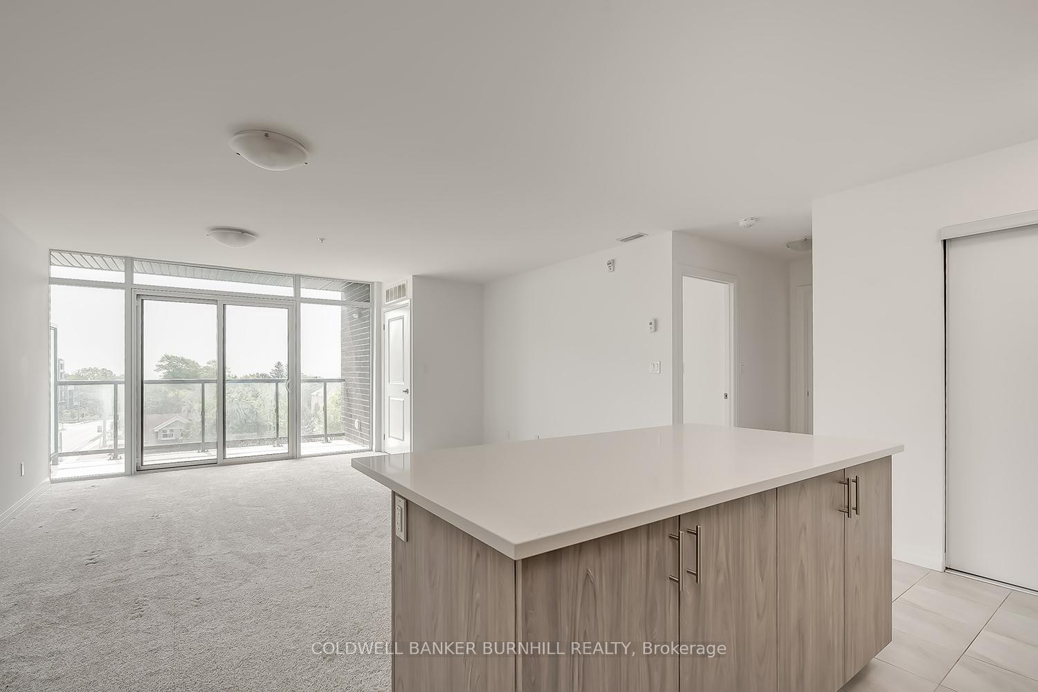 2 Bedrooms Condo at 5 Hamilton, Hamilton For sale