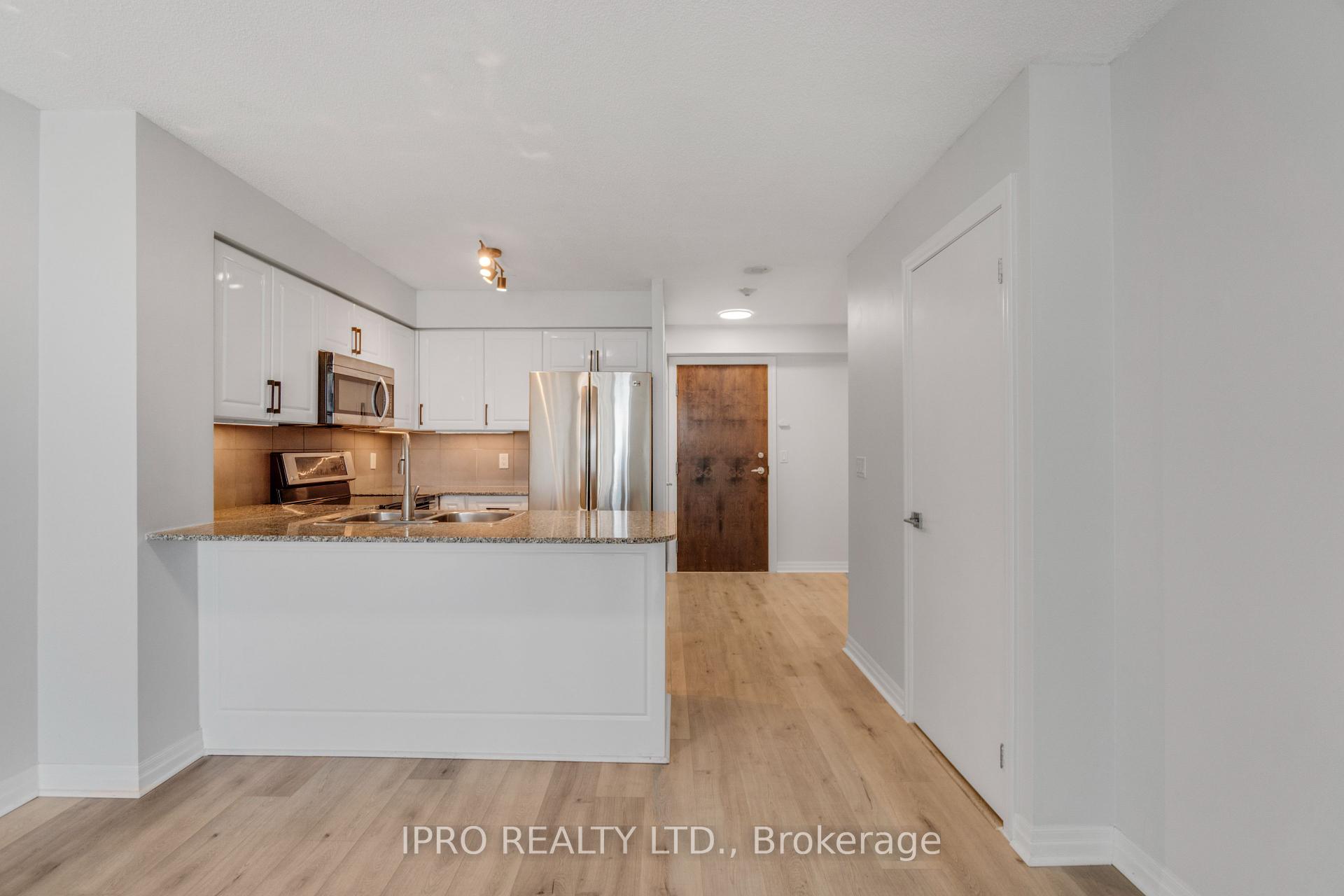 2 Bedrooms Condo at 16 Yonge, Toronto For sale