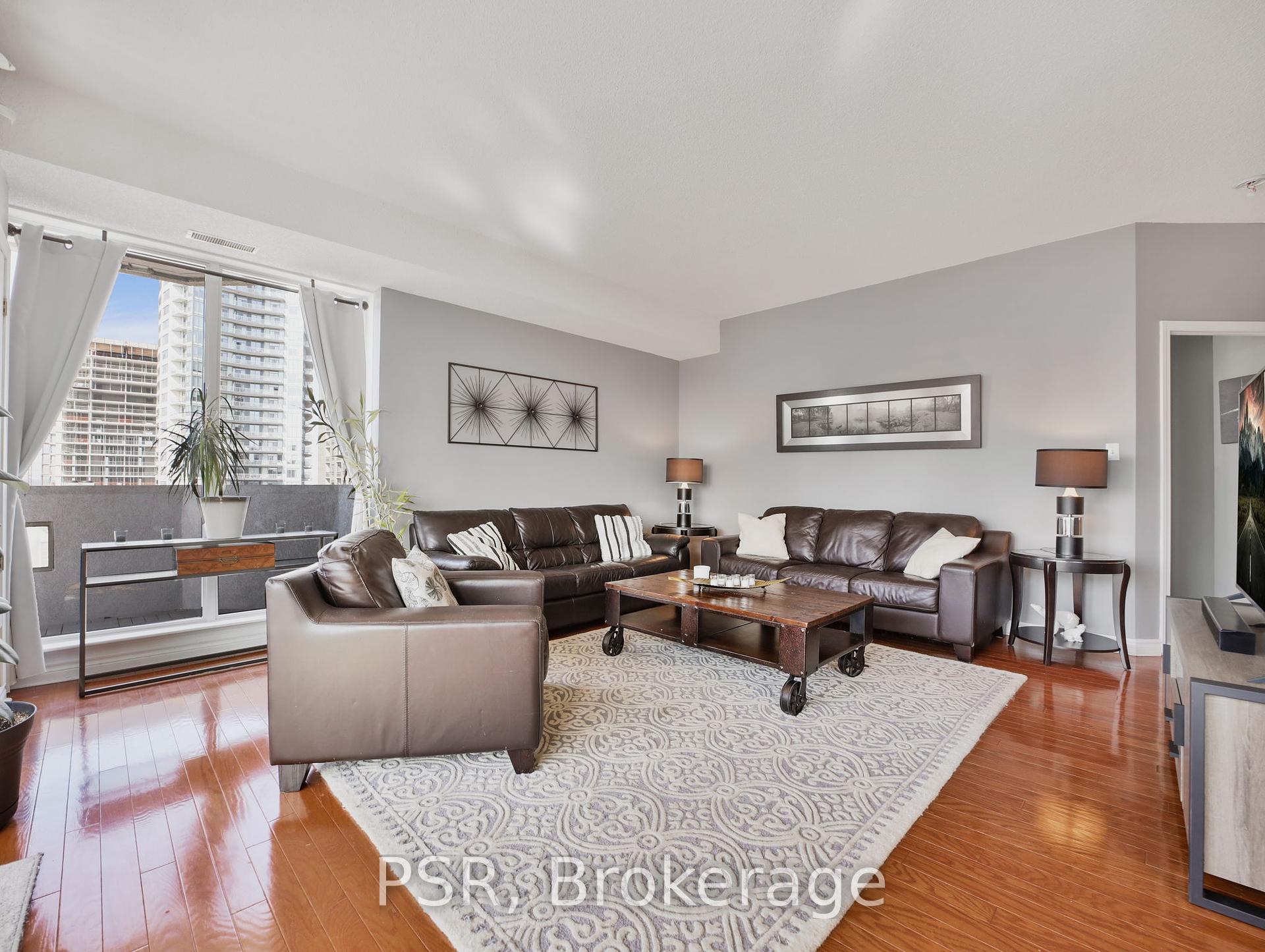 2 Bedrooms Condo at 67 Caroline,  Hamilton For sale