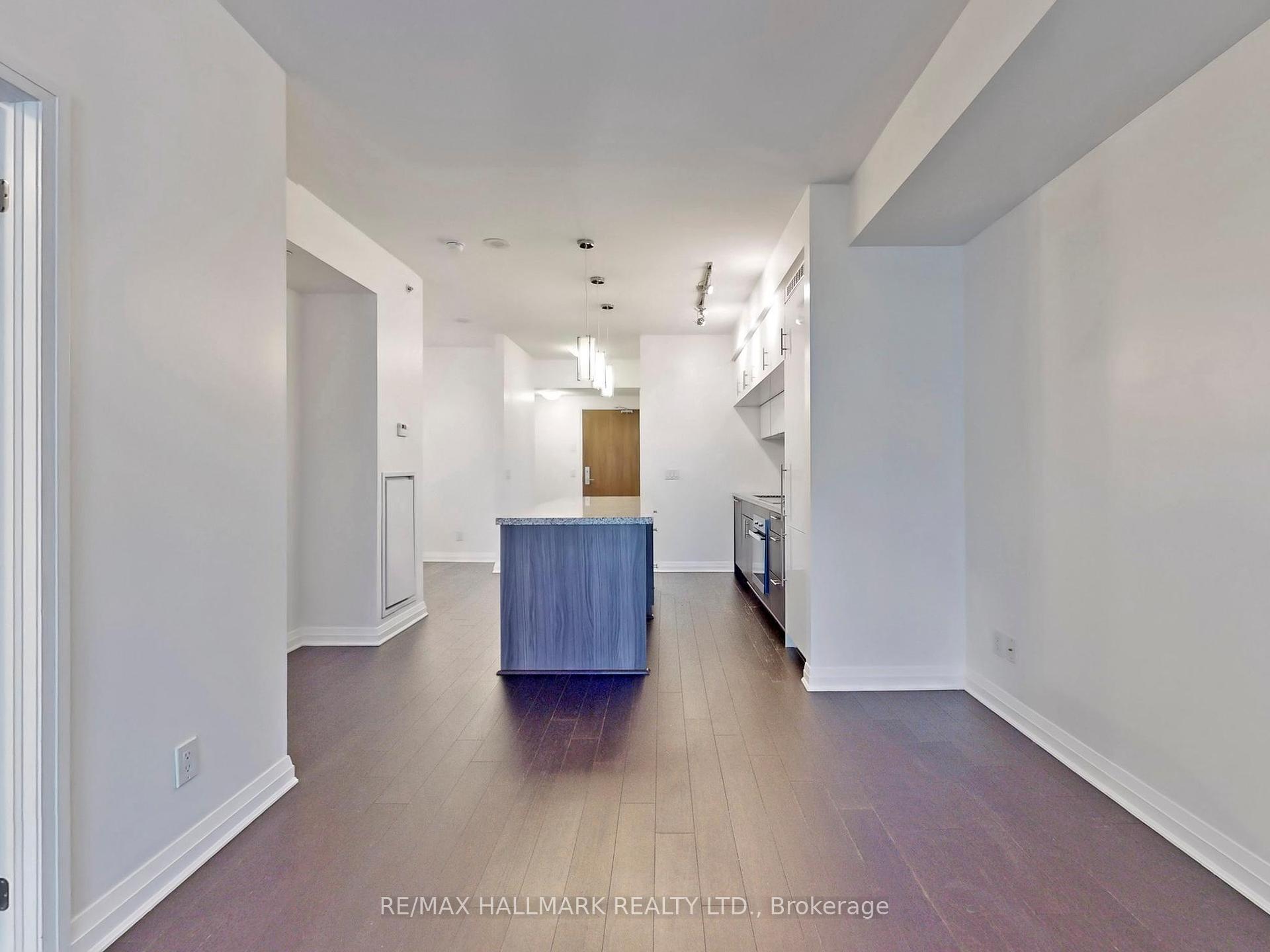 2 Bedrooms Condo at 8 Mercer, Toronto For sale